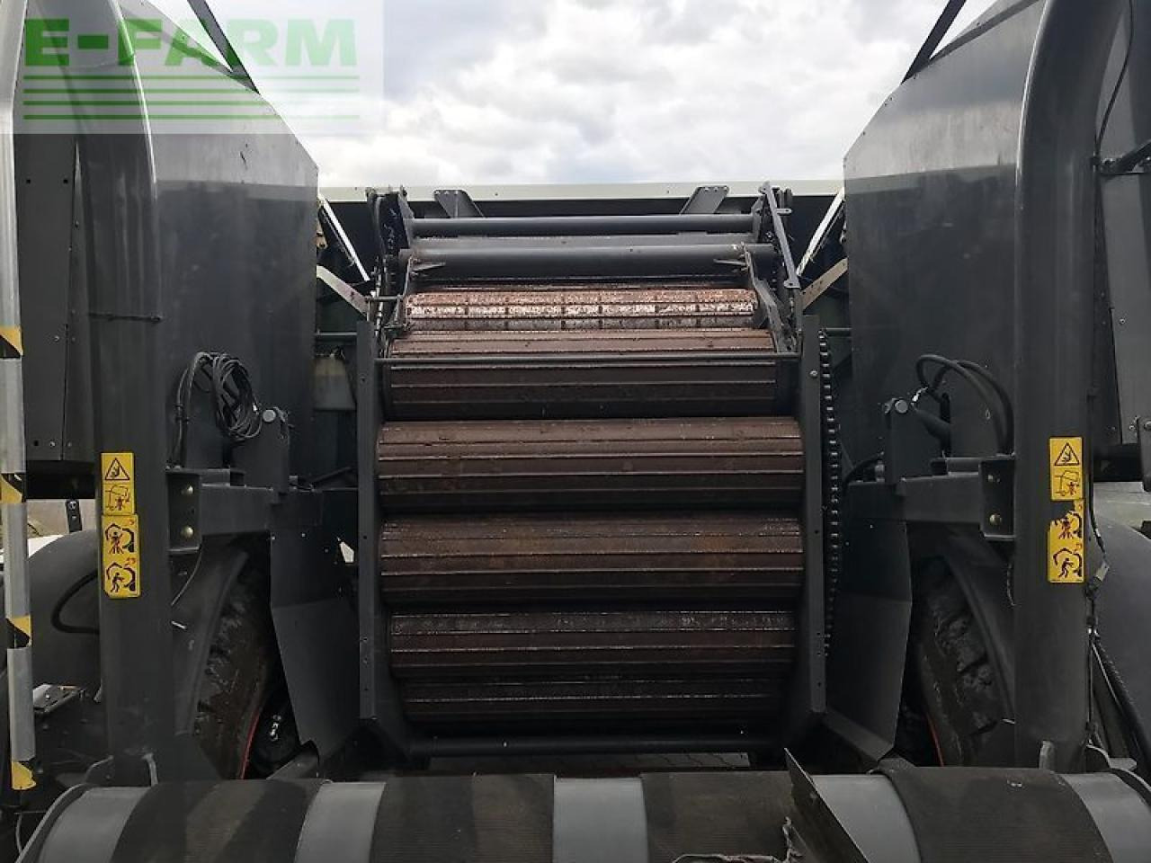 CLAAS rollant uniwrap 455 - Presse à balles cubiques: photos 5 CLAAS rollant uniwrap 455 - Presse à balles cubiques: photos 5