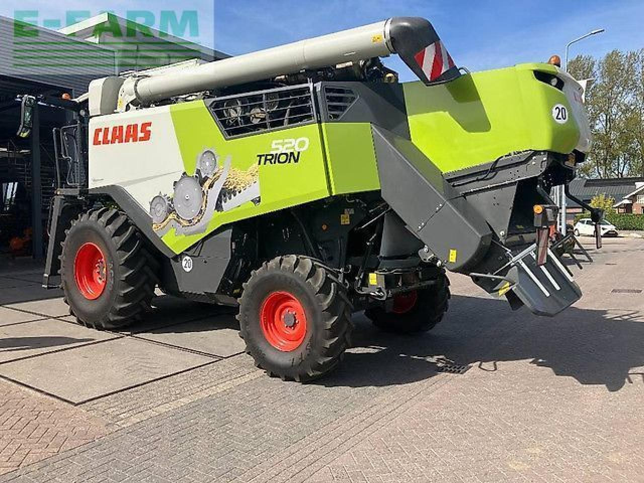 CLAAS trion 520 - Moissonneuse-batteuse: photos 2 CLAAS trion 520 - Moissonneuse-batteuse: photos 2