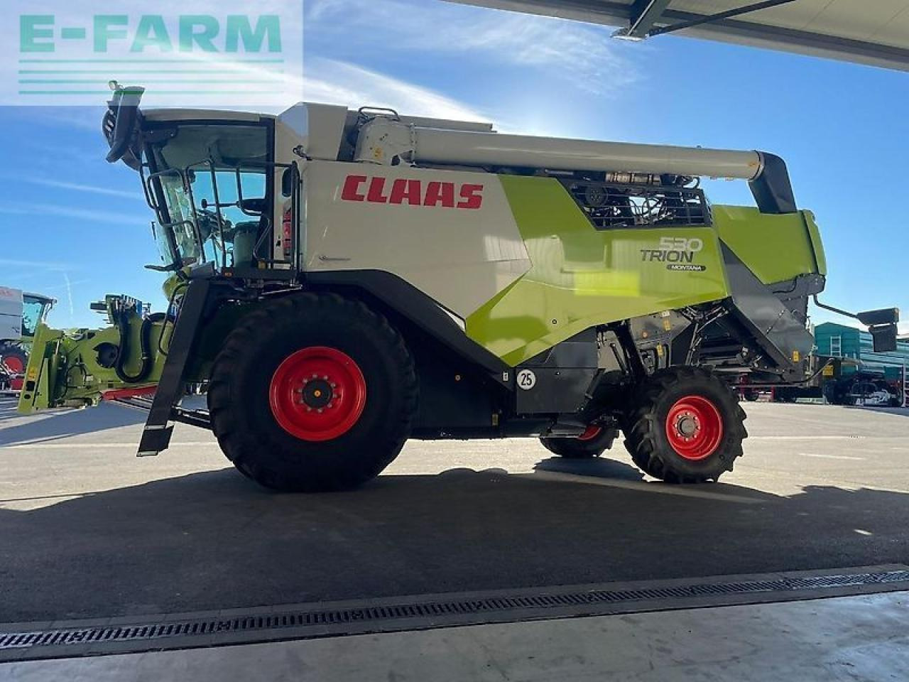 CLAAS trion 530 montana top!! - Moissonneuse-batteuse: photos 4 CLAAS trion 530 montana top!! - Moissonneuse-batteuse: photos 4