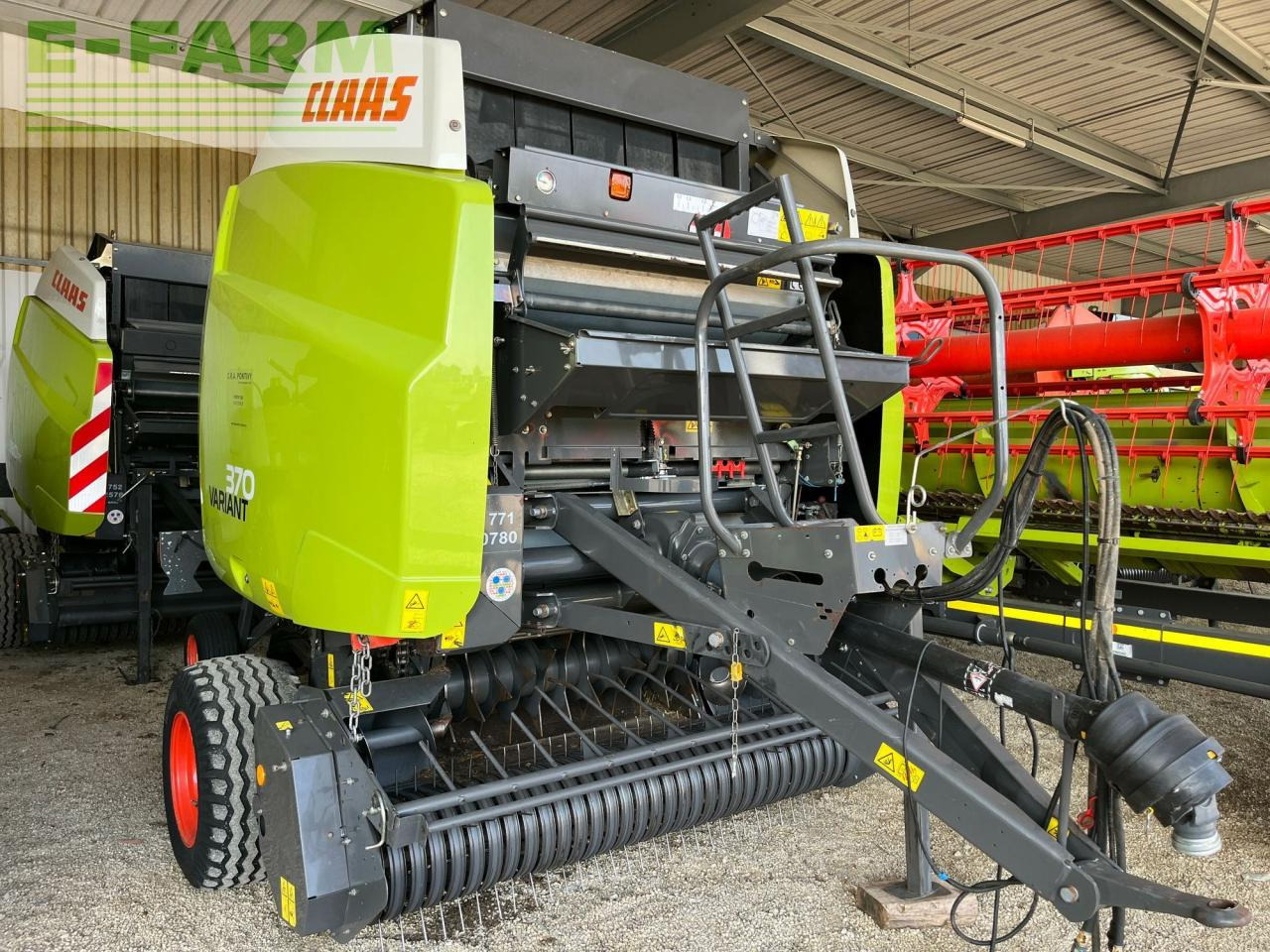 CLAAS variant 370 rf - Presse à balles cubiques: photos 1 CLAAS variant 370 rf - Presse à balles cubiques: photos 1