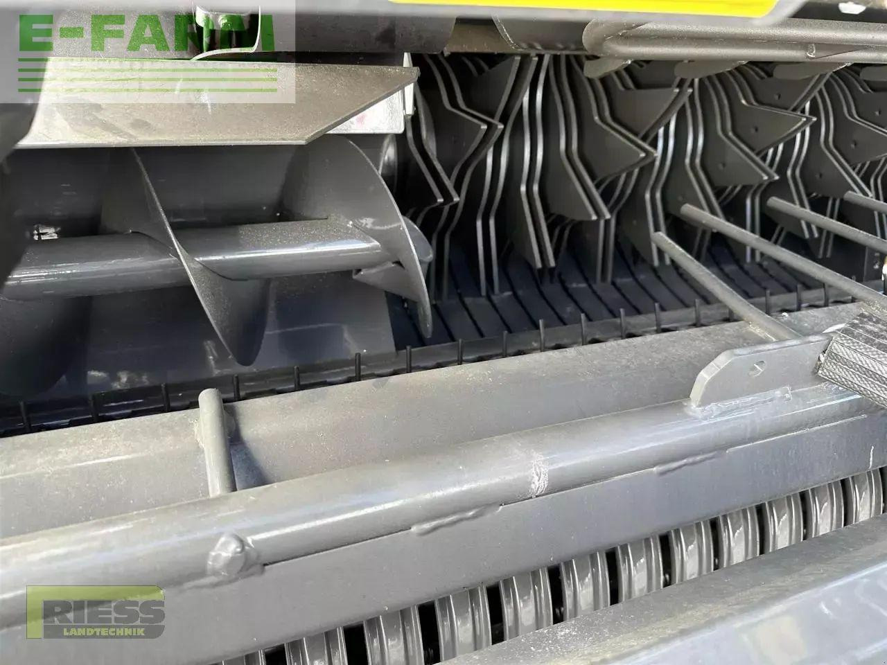 CLAAS variant 585 pro - Presse à balles cubiques: photos 4 CLAAS variant 585 pro - Presse à balles cubiques: photos 4