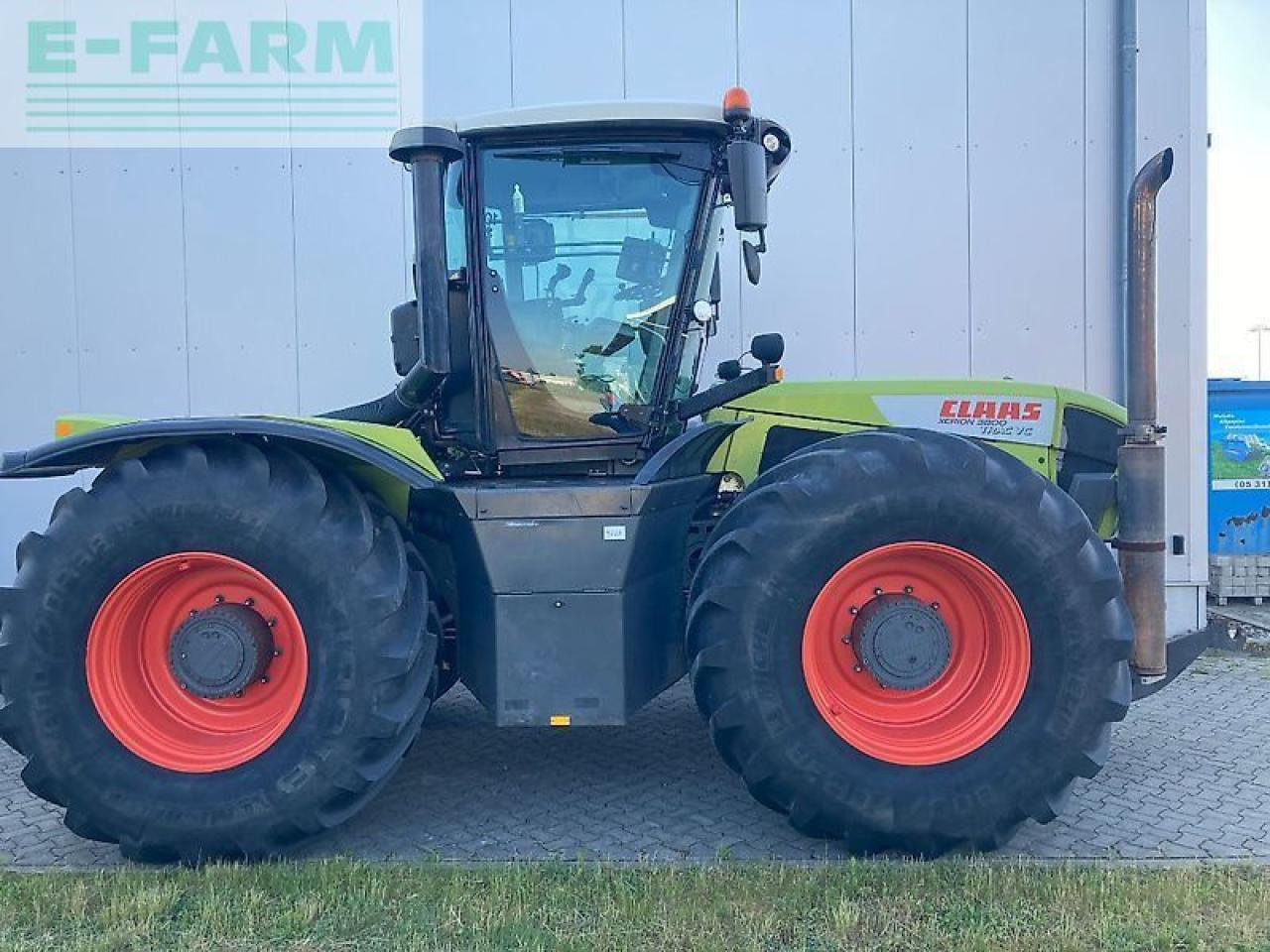 CLAAS xerion 3800 trac vc TRAC VC - Tracteur agricole: photos 1 CLAAS xerion 3800 trac vc TRAC VC - Tracteur agricole: photos 1