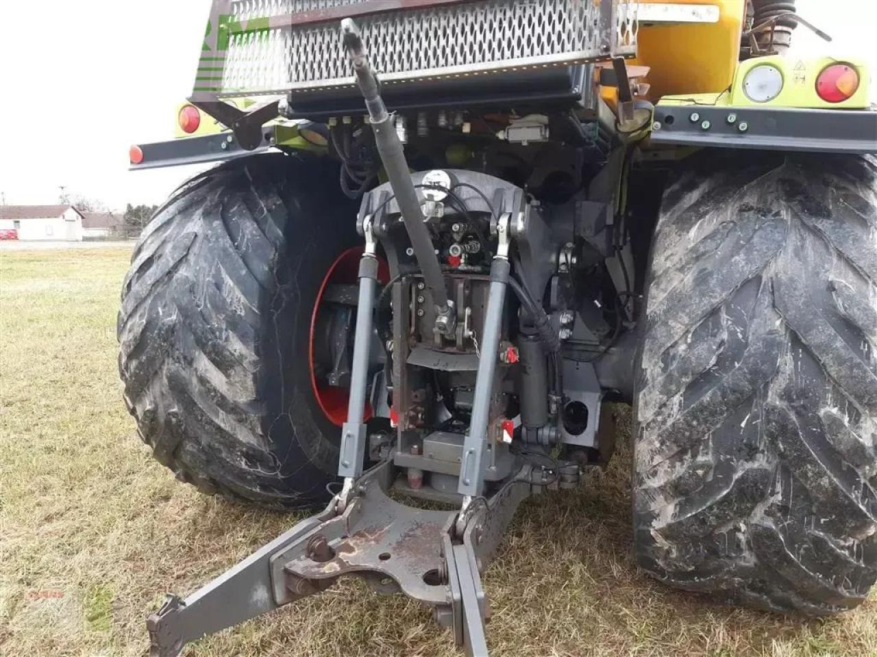 Pulvé automoteur CLAAS xerion 4000 saddle trac SADDLE TRAC: photos 13