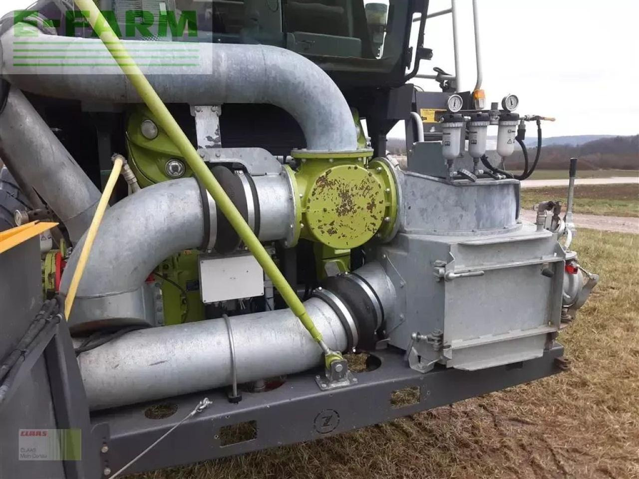 Pulvé automoteur CLAAS xerion 4000 saddle trac SADDLE TRAC: photos 11