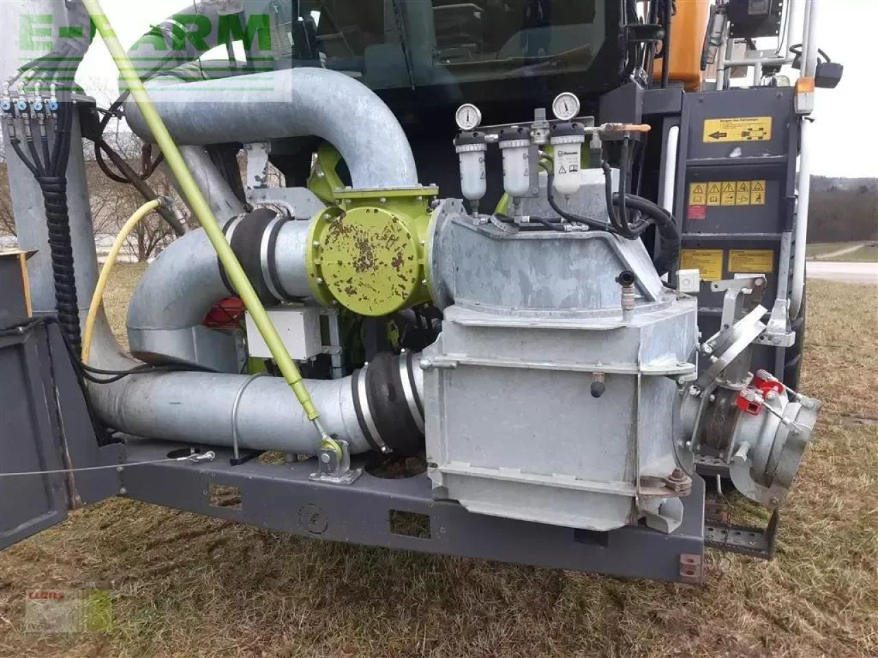 Pulvé automoteur CLAAS xerion 4000 saddle trac SADDLE TRAC: photos 9