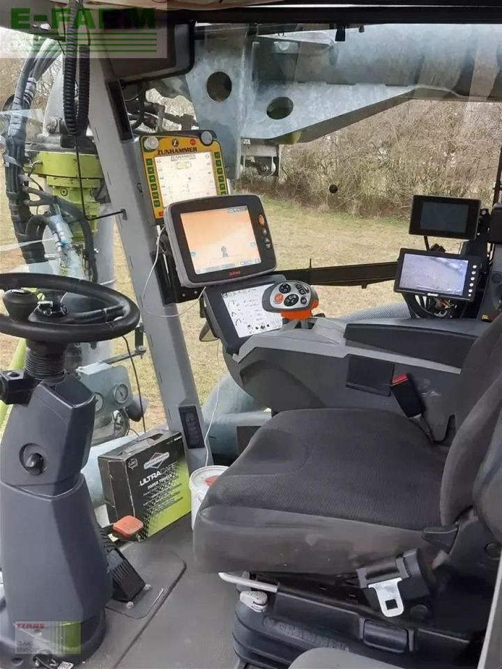 Pulvé automoteur CLAAS xerion 4000 saddle trac SADDLE TRAC: photos 19