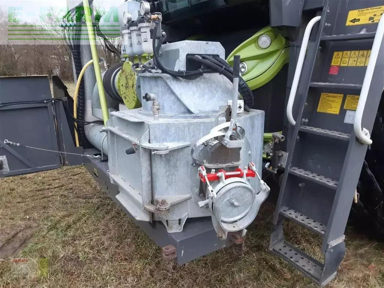 Pulvé automoteur CLAAS xerion 4000 saddle trac SADDLE TRAC: photos 10