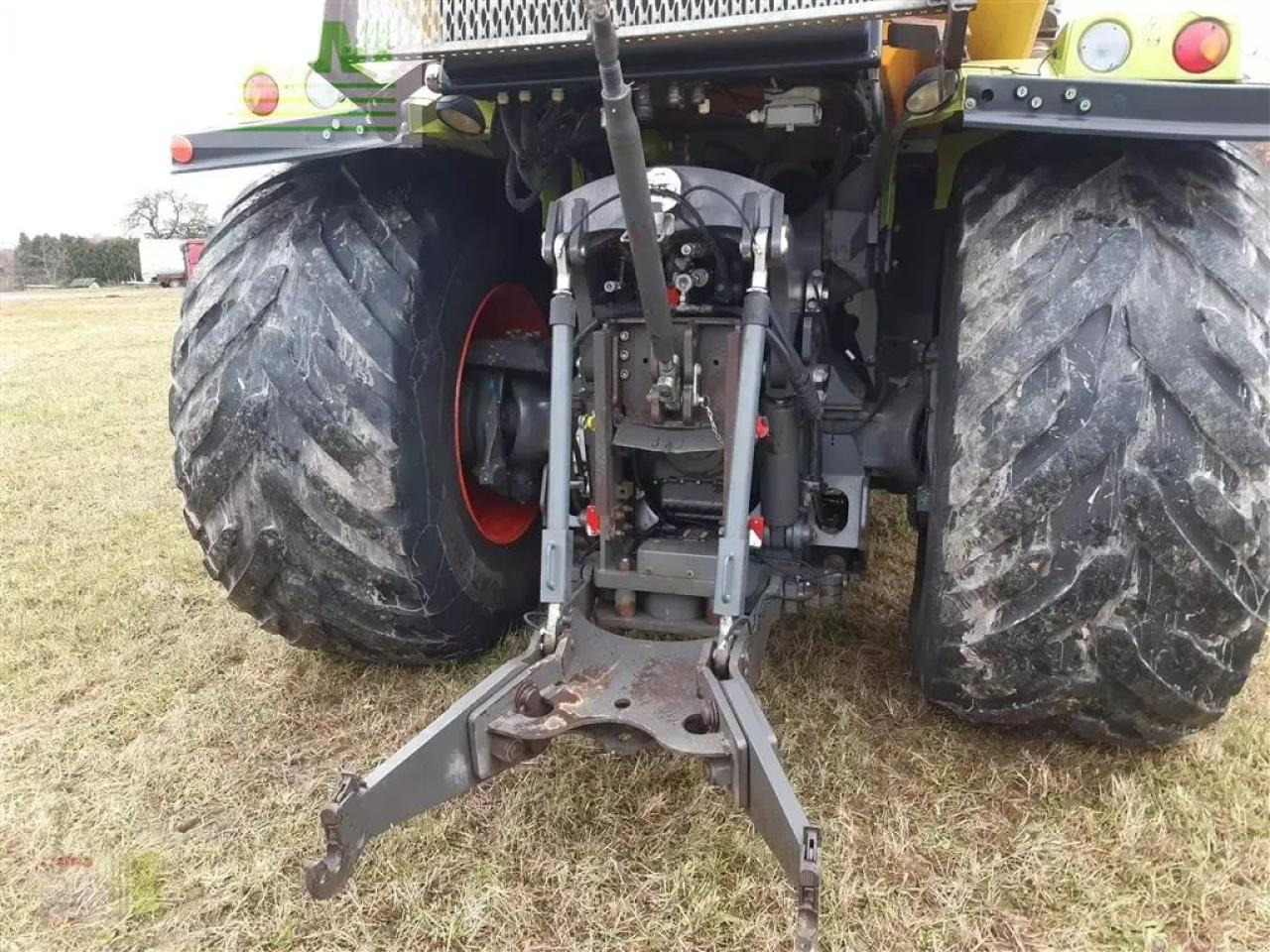 Pulvé automoteur CLAAS xerion 4000 saddle trac SADDLE TRAC: photos 12