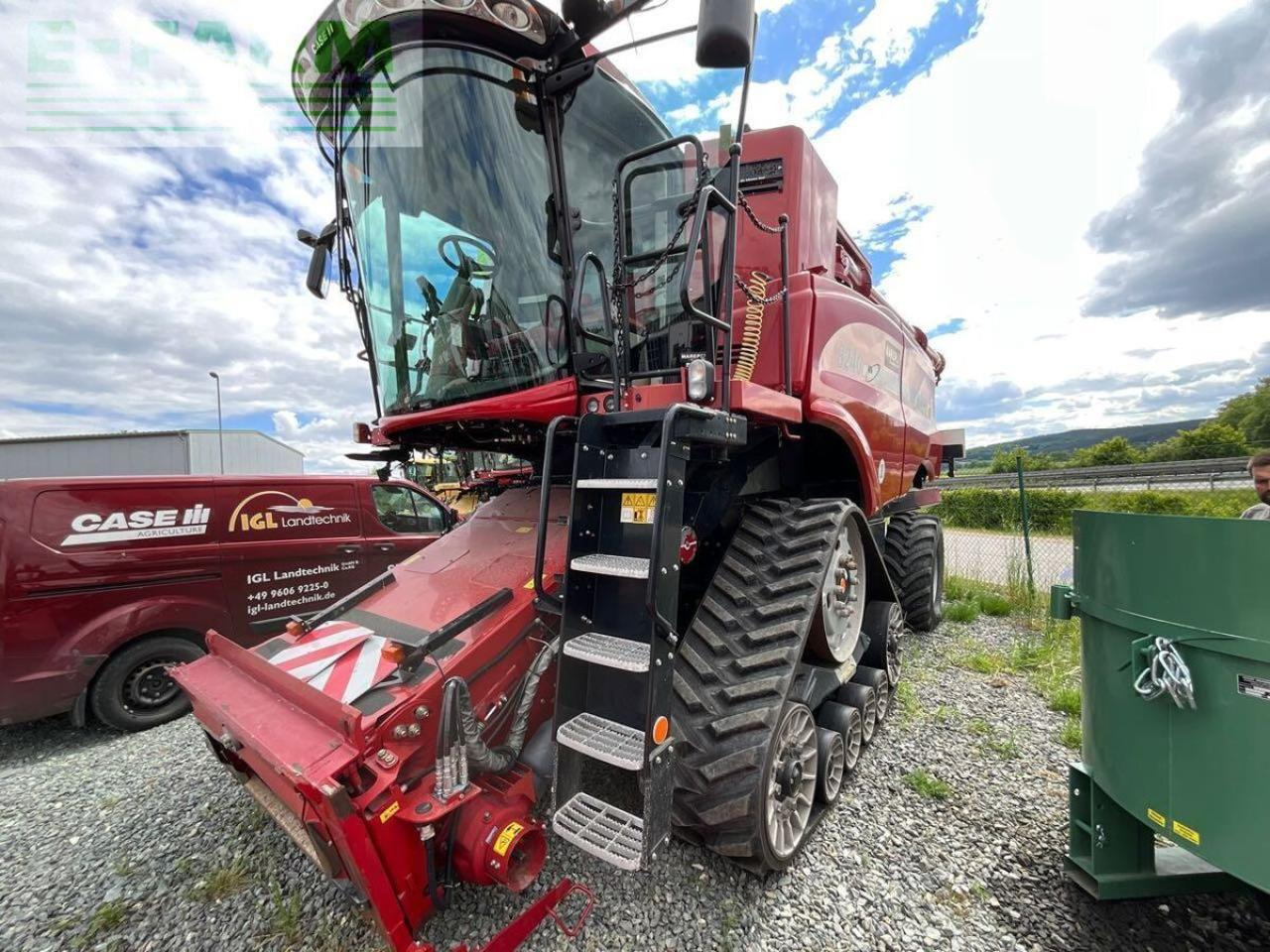 Case-IH axial flow 8240 - Moissonneuse-batteuse: photos 1 Case-IH axial flow 8240 - Moissonneuse-batteuse: photos 1