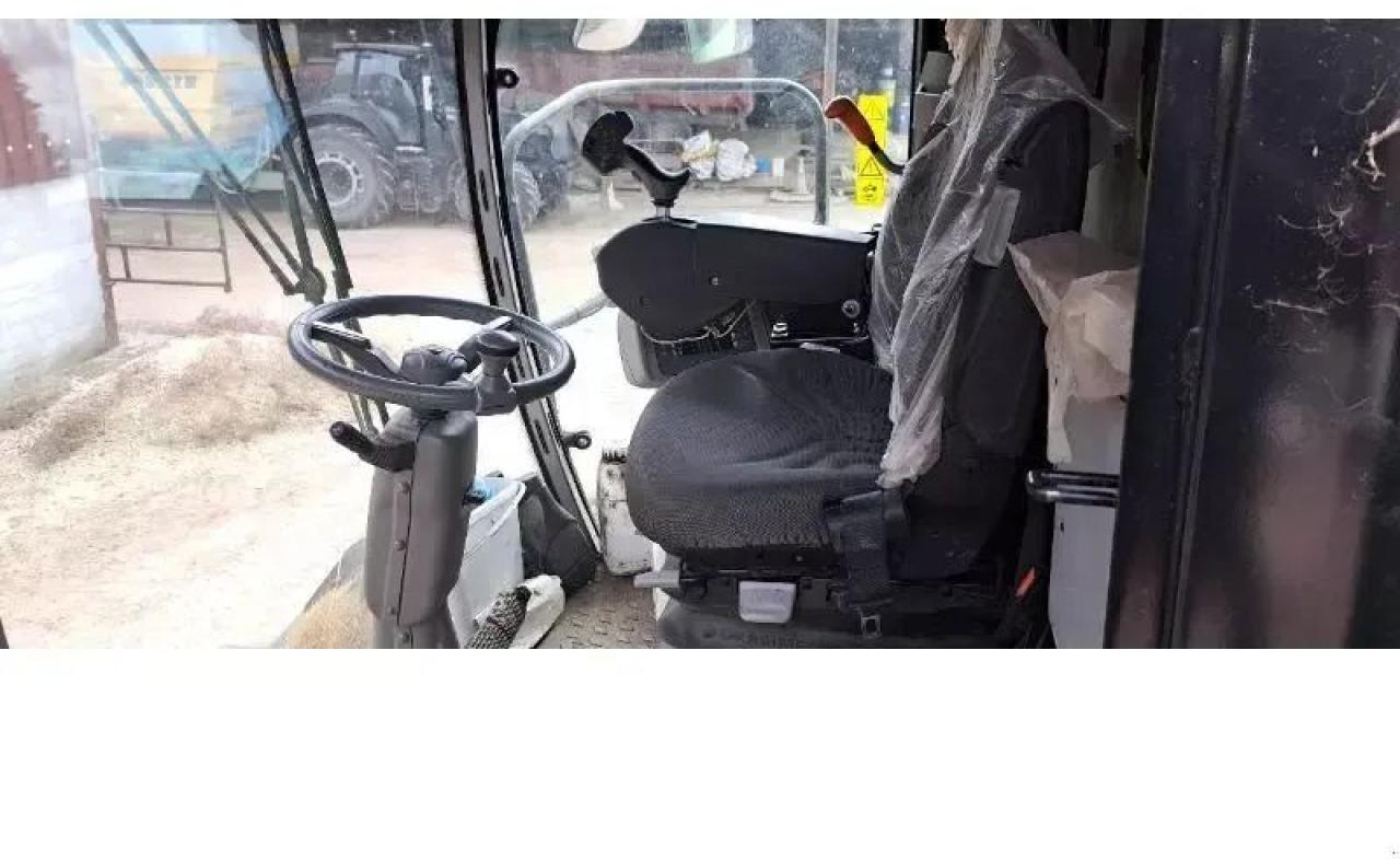 Deutz-Fahr c 9206 ts - Moissonneuse-batteuse: photos 5 Deutz-Fahr c 9206 ts - Moissonneuse-batteuse: photos 5