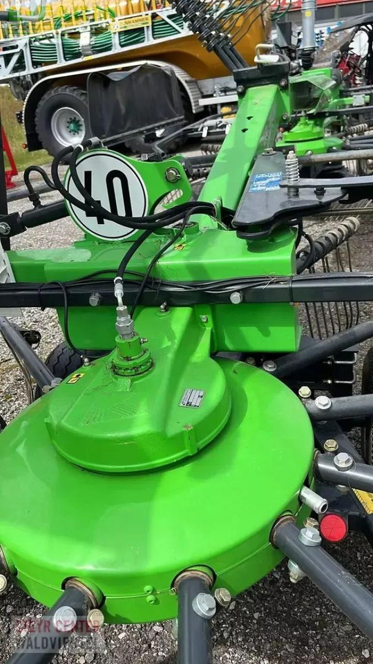 Deutz-Fahr swatmaster 7132 evo - Faneuse: photos 4 Deutz-Fahr swatmaster 7132 evo - Faneuse: photos 4