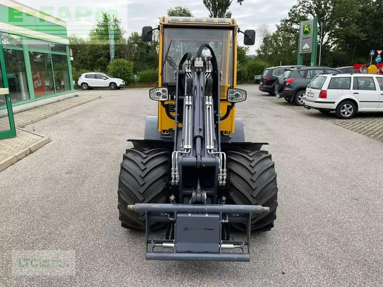 Eurotrac t 13-cf - Chargeuse sur pneus: photos 5 Eurotrac t 13-cf - Chargeuse sur pneus: photos 5