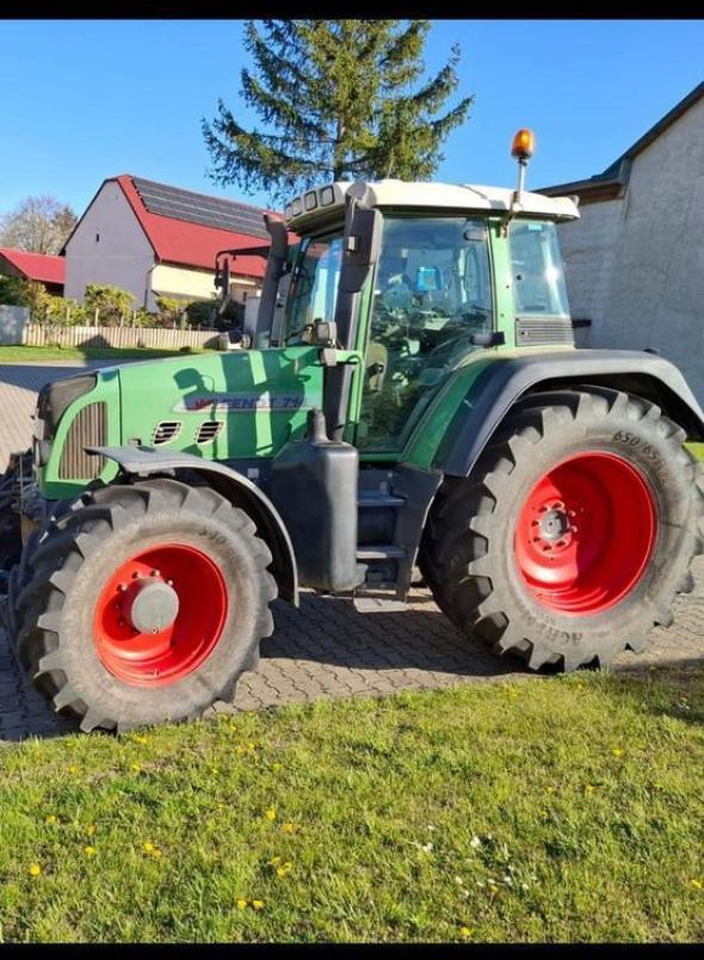 Fendt 714 vario - Tracteur agricole: photos 1 Fendt 714 vario - Tracteur agricole: photos 1