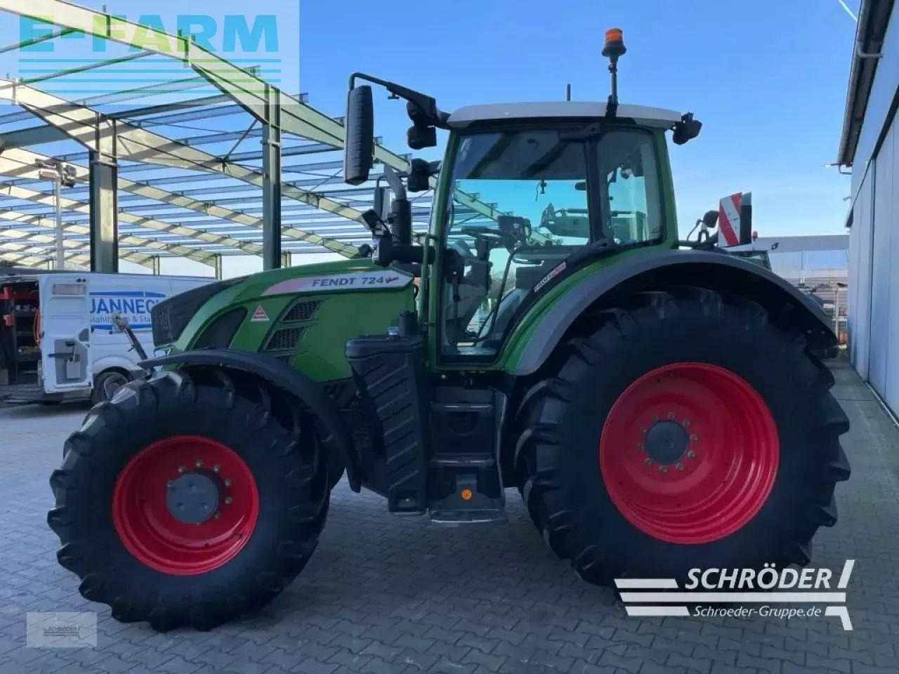 Fendt 724 s4 profi plus - Tracteur agricole: photos 4 Fendt 724 s4 profi plus - Tracteur agricole: photos 4