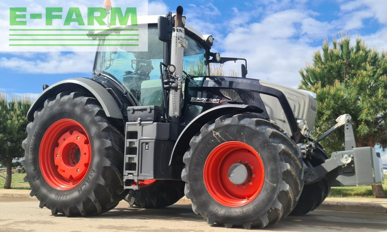 Fendt 826 Vario Profi Plus Plus - Tracteur agricole: photos 2 Fendt 826 Vario Profi Plus Plus - Tracteur agricole: photos 2