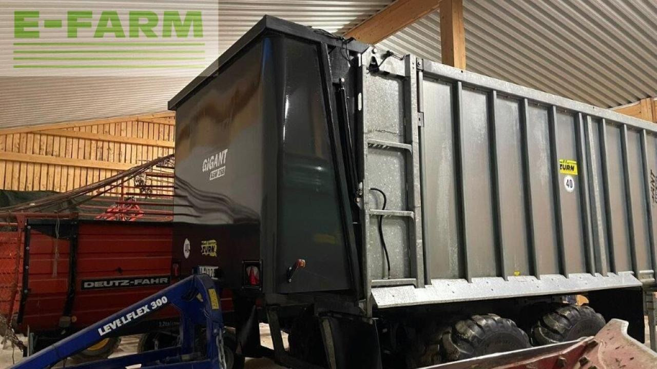 Fliegl gigant asw 268 netto 32000 € - Benne agricole: photos 5 Fliegl gigant asw 268 netto 32000 € - Benne agricole: photos 5