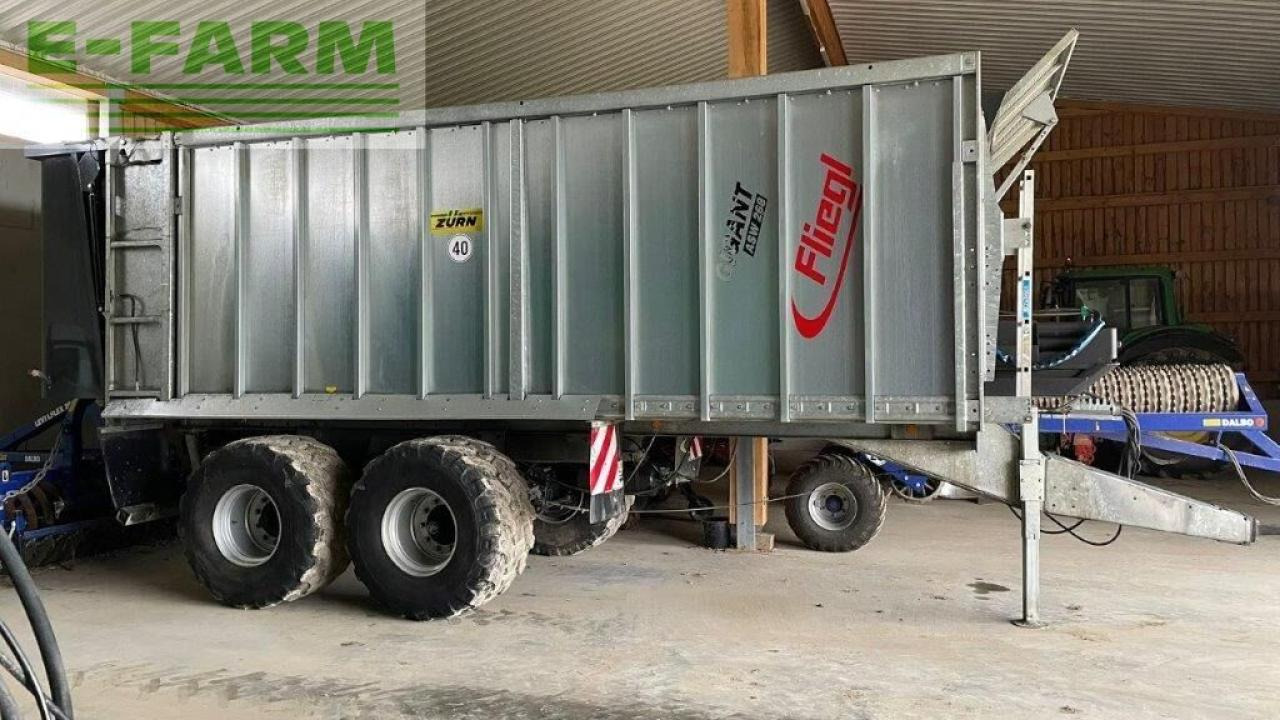 Fliegl gigant asw 268 netto 32000 € - Benne agricole: photos 1 Fliegl gigant asw 268 netto 32000 € - Benne agricole: photos 1