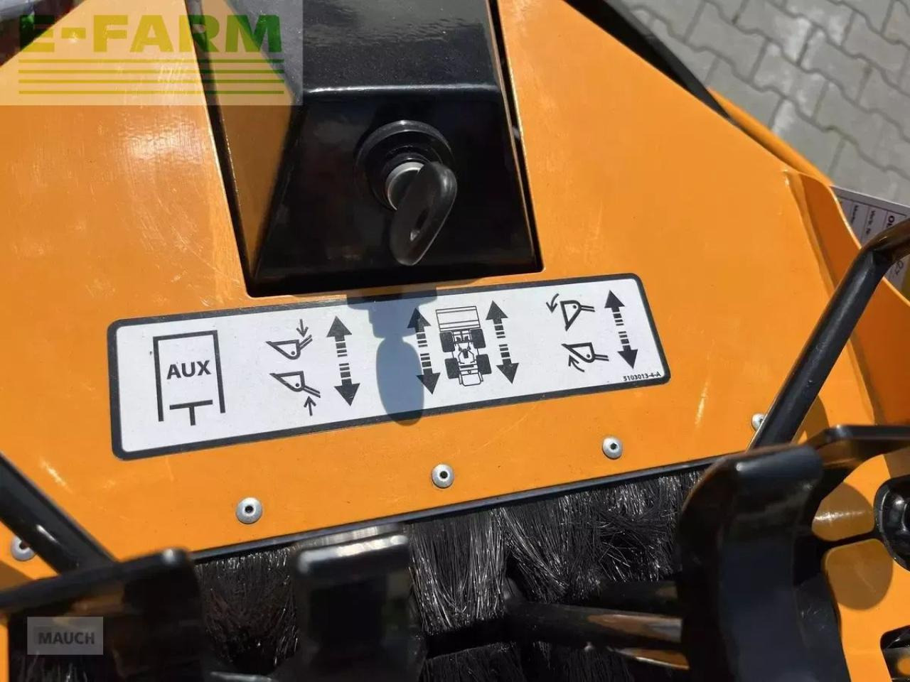 Giant sk 202d neuwertig inkl. schaufel & pg - Chargeuse sur pneus: photos 2 Giant sk 202d neuwertig inkl. schaufel & pg - Chargeuse sur pneus: photos 2