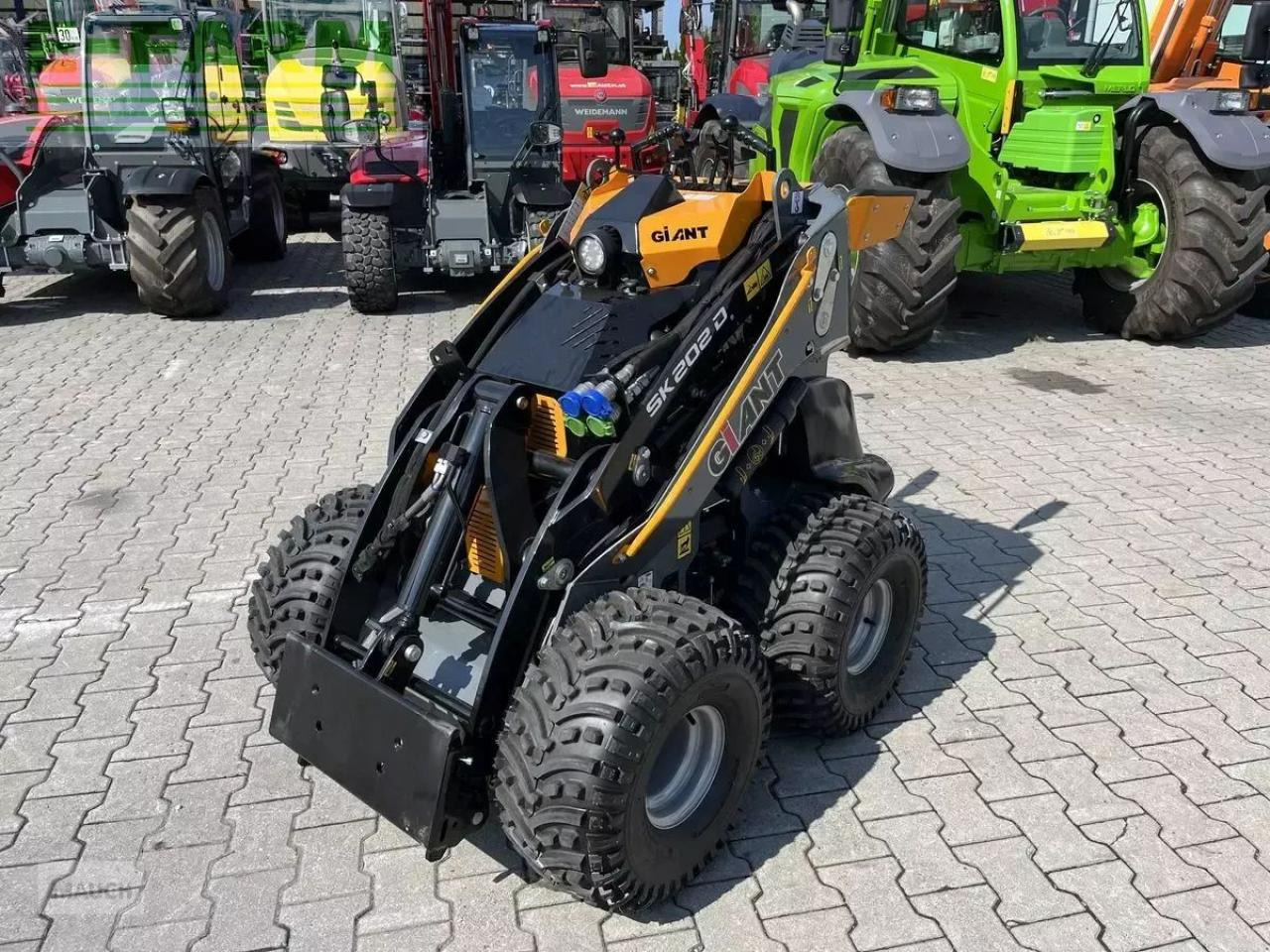 Giant sk 202d neuwertig inkl. schaufel & pg - Chargeuse sur pneus: photos 1 Giant sk 202d neuwertig inkl. schaufel & pg - Chargeuse sur pneus: photos 1