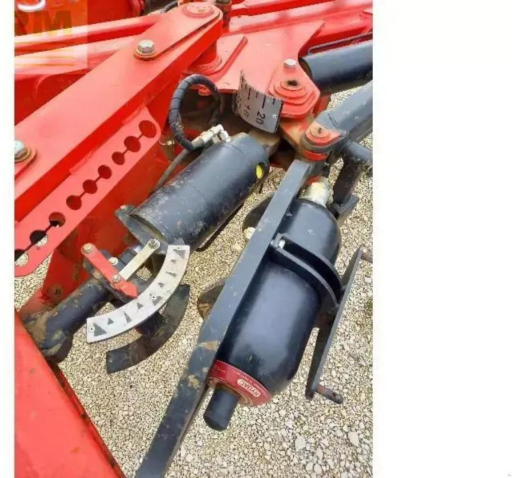 Gregoire Besson gregoire besson - Charrue: photos 5 Gregoire Besson gregoire besson - Charrue: photos 5