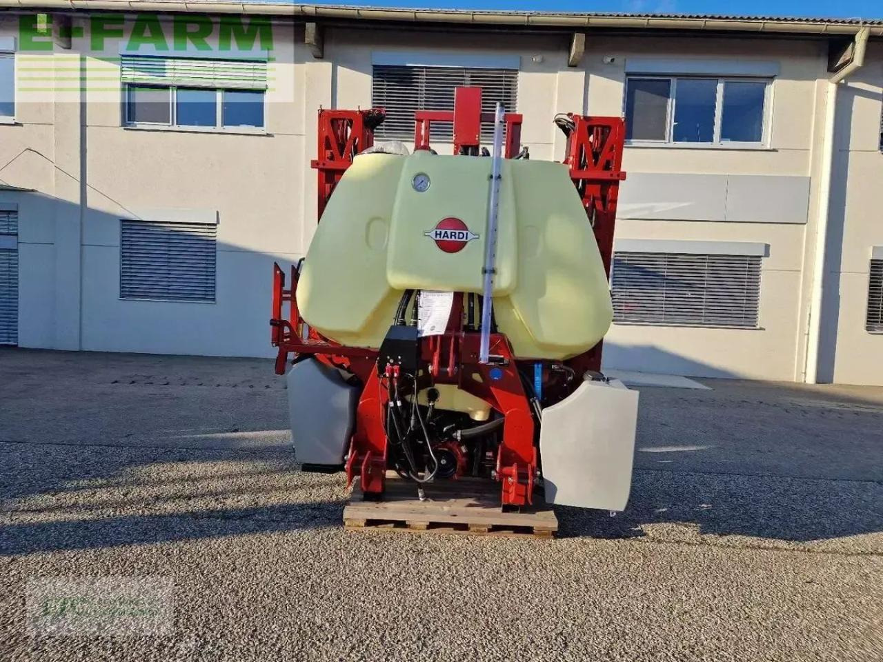 Hardi mega 12 - Pulvérisateur traîné: photos 5 Hardi mega 12 - Pulvérisateur traîné: photos 5