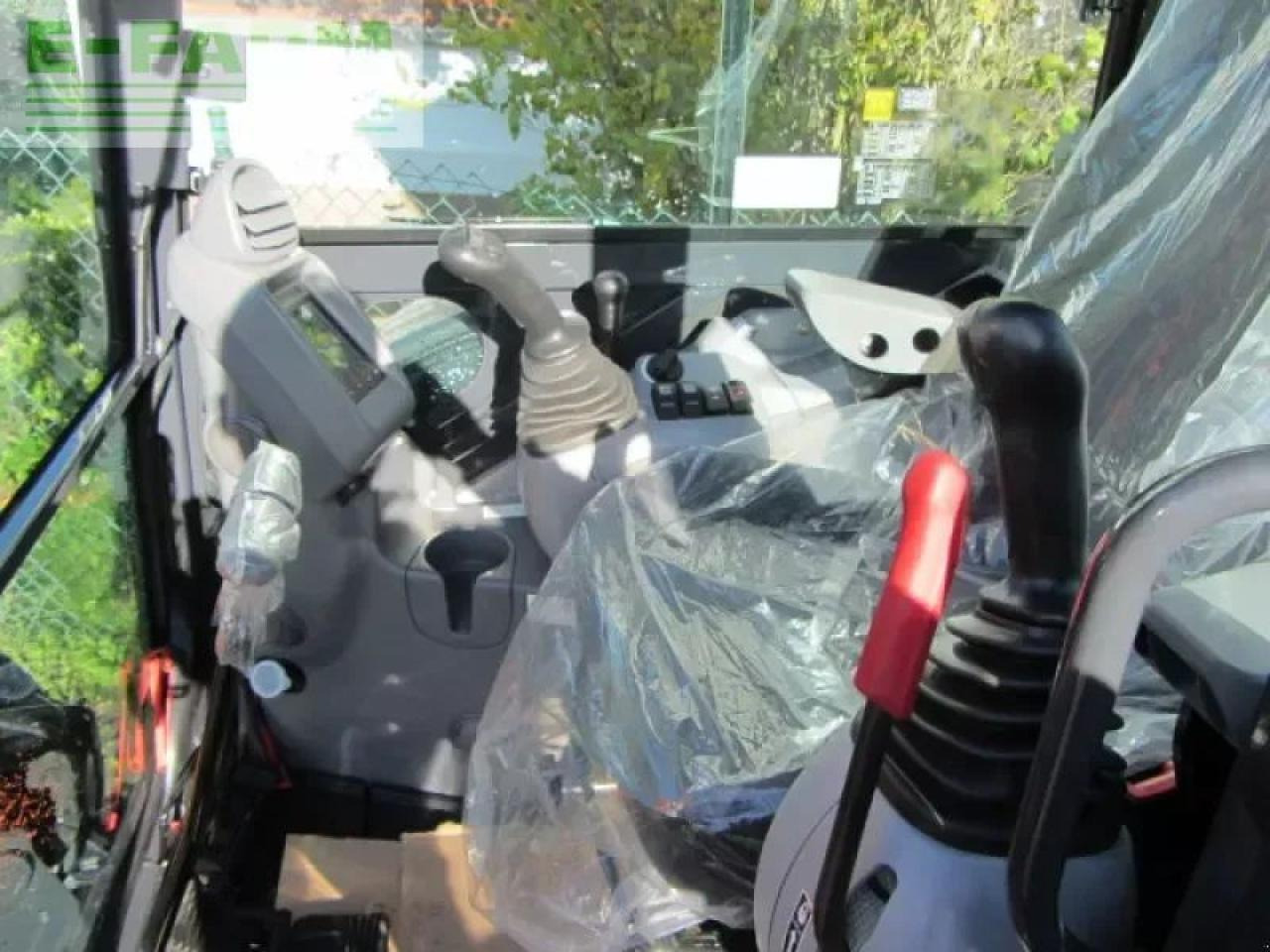 Hitachi zx 33 u-6 - Mini pelle: photos 3 Hitachi zx 33 u-6 - Mini pelle: photos 3