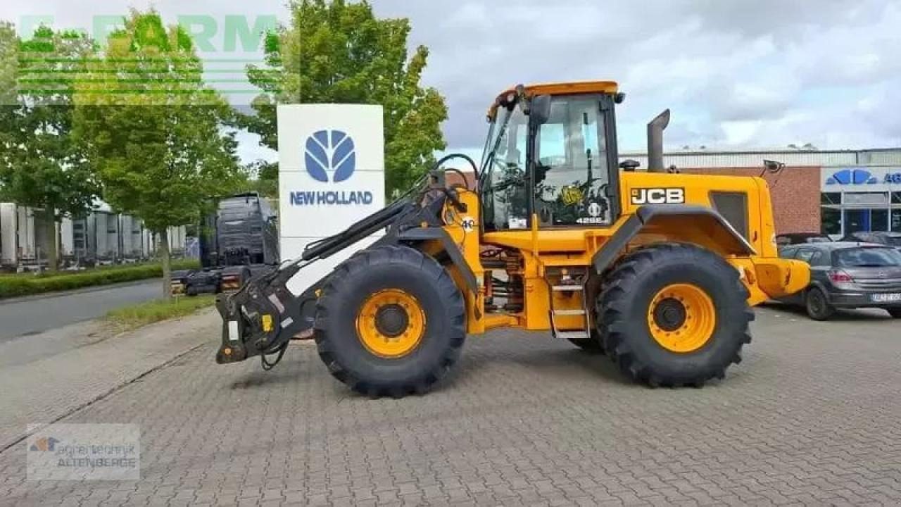 JCB 426 e ht agri highlift - Mini pelle: photos 1 JCB 426 e ht agri highlift - Mini pelle: photos 1