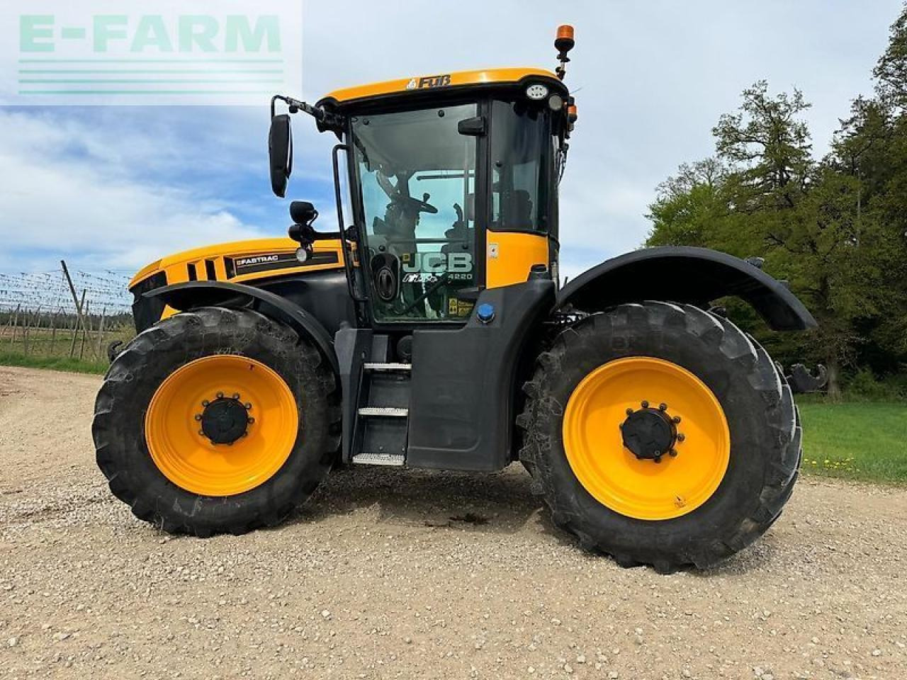 JCB fastrac 4220 pro - Tracteur agricole: photos 2 JCB fastrac 4220 pro - Tracteur agricole: photos 2