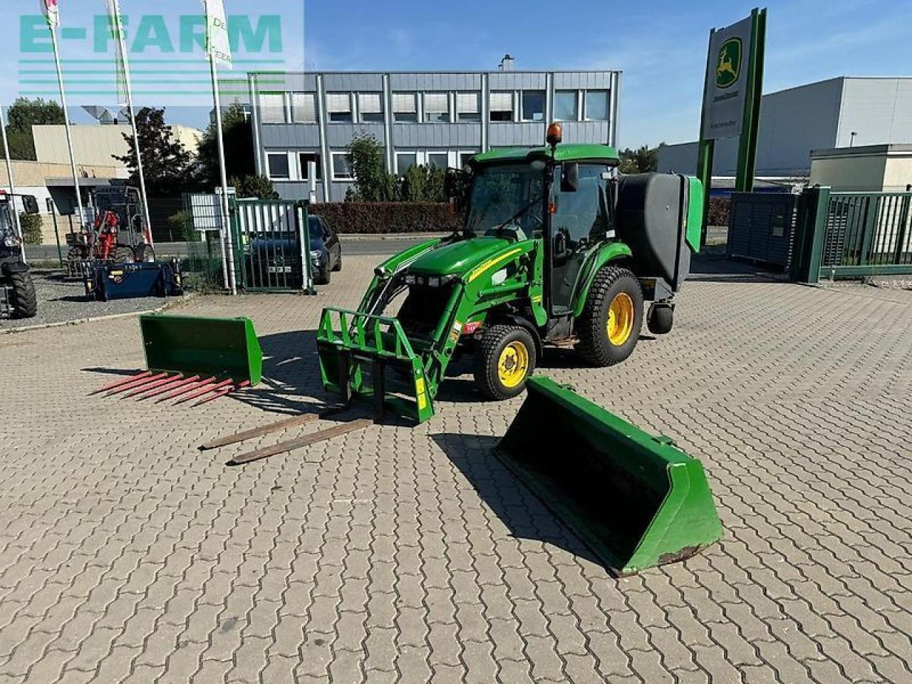 John Deere 3720 - Tracteur agricole: photos 1 John Deere 3720 - Tracteur agricole: photos 1