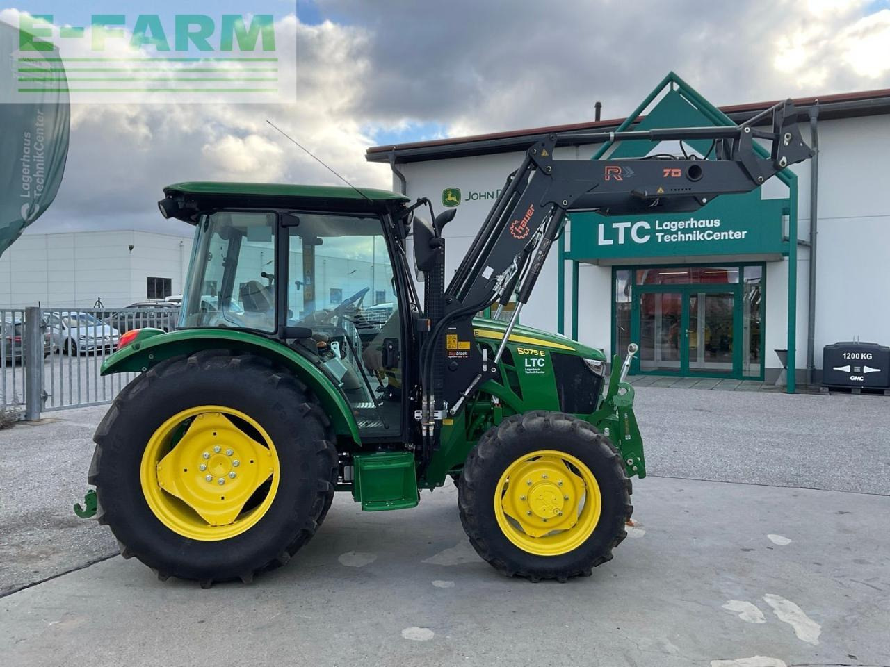 John Deere 5075E - Tracteur agricole: photos 5 John Deere 5075E - Tracteur agricole: photos 5