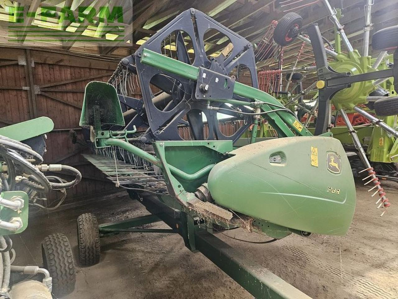 John Deere 618r + transportwagen - Moissoneuse: photos 2 John Deere 618r + transportwagen - Moissoneuse: photos 2