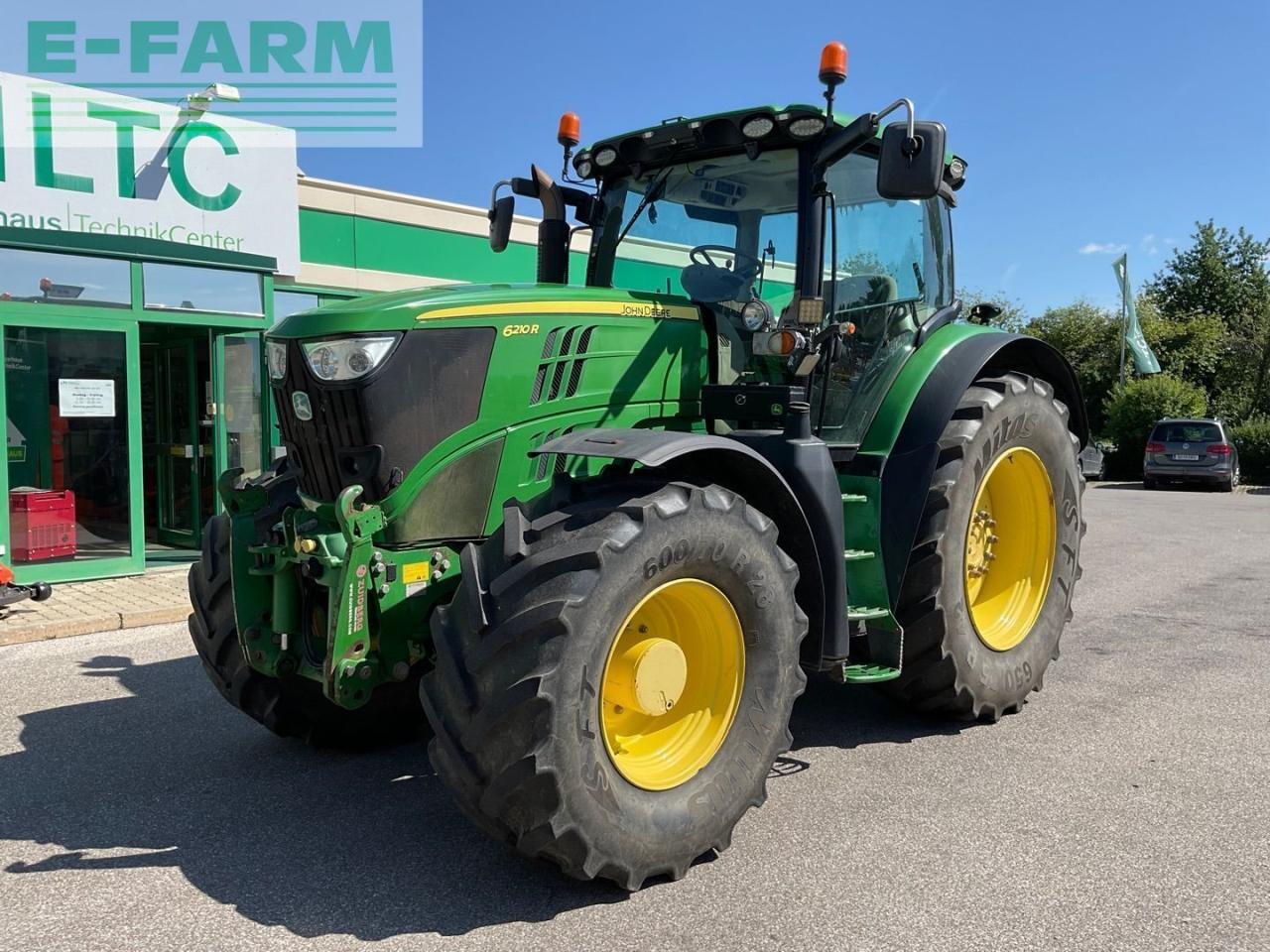 John Deere 6210R - Tracteur agricole: photos 1 John Deere 6210R - Tracteur agricole: photos 1