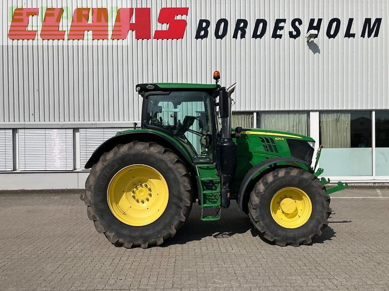 John Deere 6215 r - Tracteur agricole: photos 2 John Deere 6215 r - Tracteur agricole: photos 2