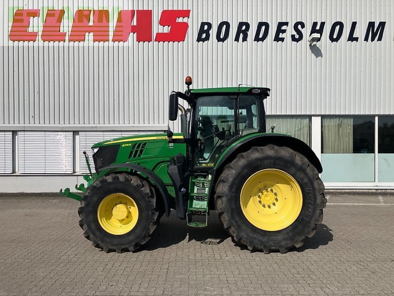 John Deere 6215 r - Tracteur agricole: photos 1 John Deere 6215 r - Tracteur agricole: photos 1