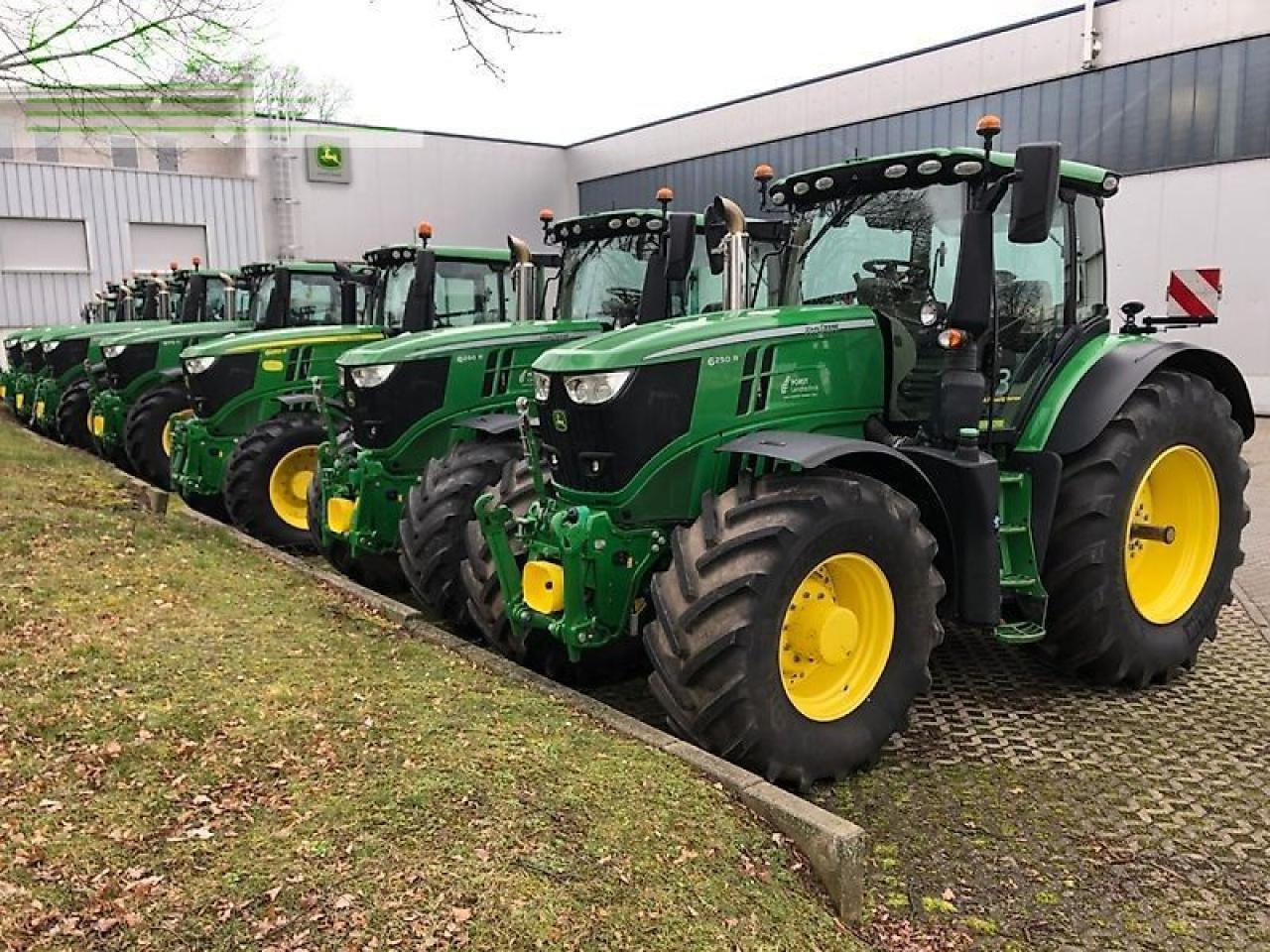 John Deere 6250r mit fkh/ fzw/ ap-40km/h - Tracteur agricole: photos 1 John Deere 6250r mit fkh/ fzw/ ap-40km/h - Tracteur agricole: photos 1
