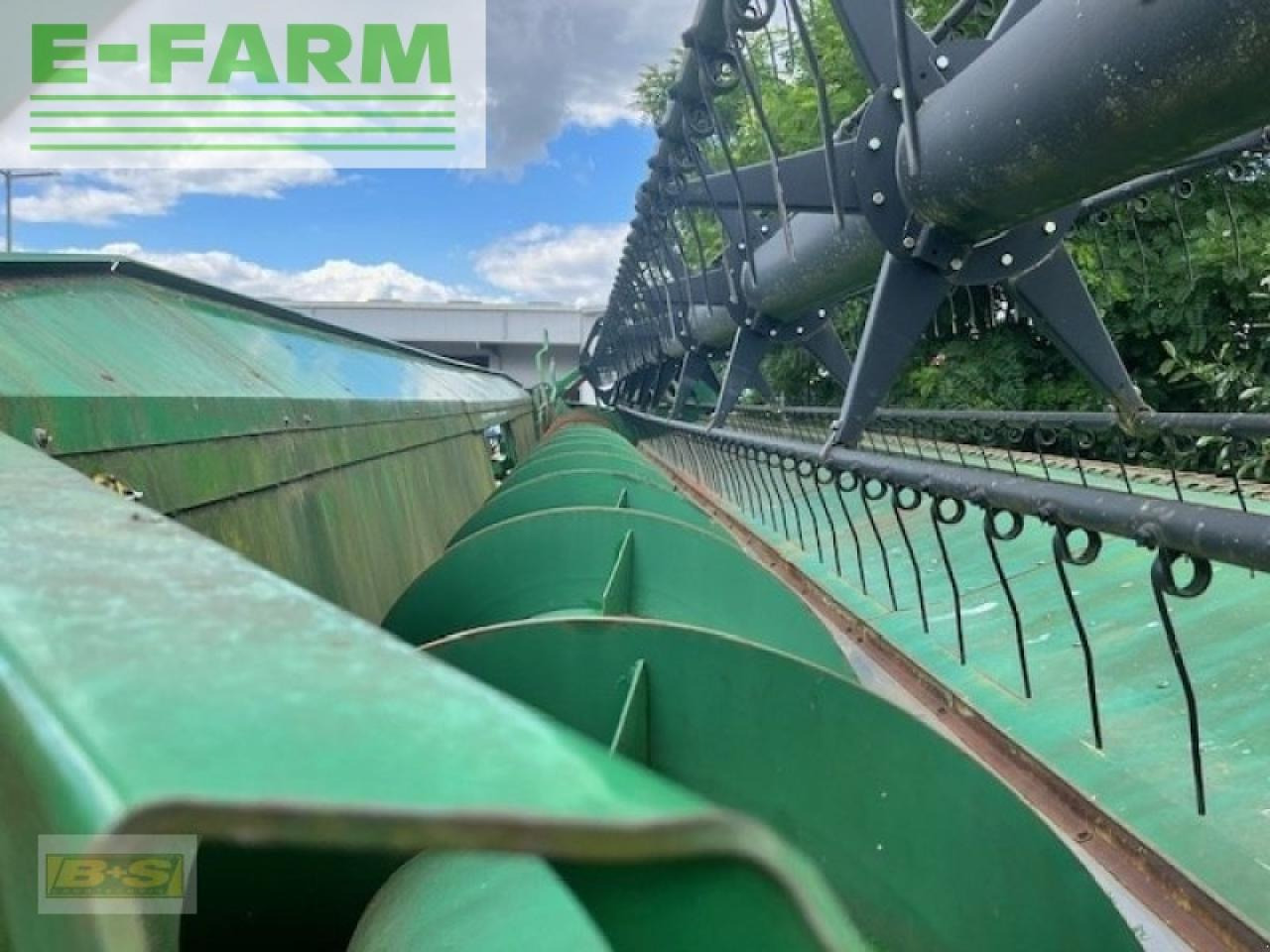 John Deere 635r inkl. rapsvorsatz und wagen - Moissoneuse: photos 5 John Deere 635r inkl. rapsvorsatz und wagen - Moissoneuse: photos 5