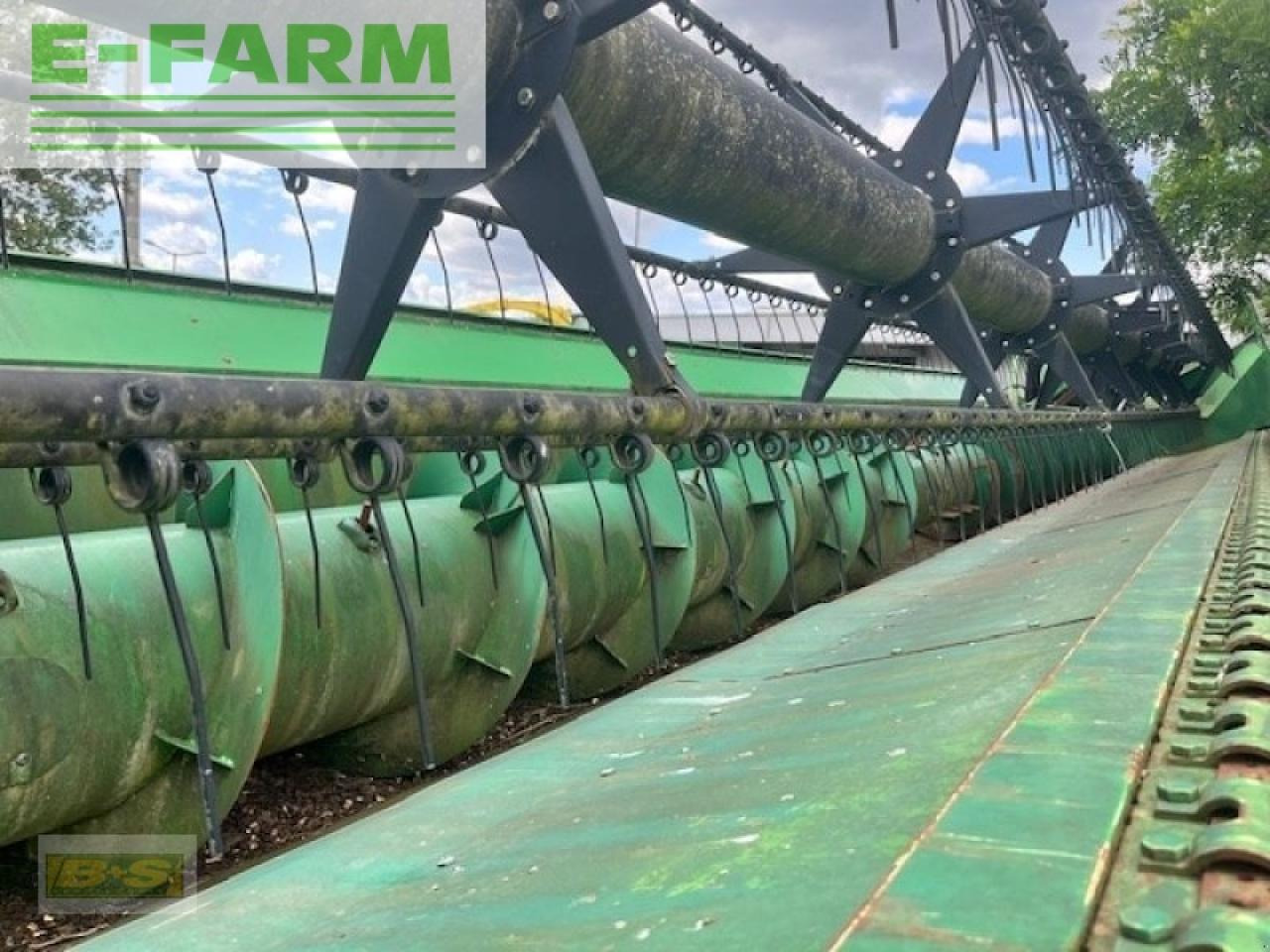 John Deere 635r inkl. rapsvorsatz und wagen - Moissoneuse: photos 3 John Deere 635r inkl. rapsvorsatz und wagen - Moissoneuse: photos 3