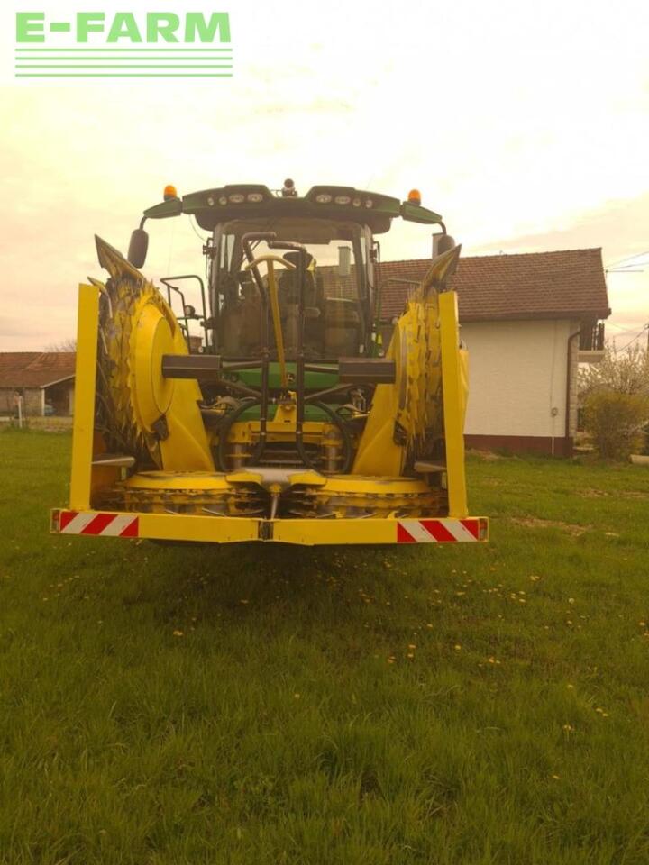 John Deere 8600 i - Ensileuse: photos 4 John Deere 8600 i - Ensileuse: photos 4