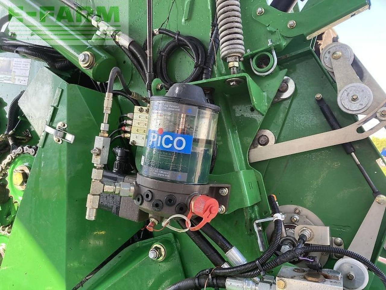 Presse à balles cubiques John Deere 960: photos 20