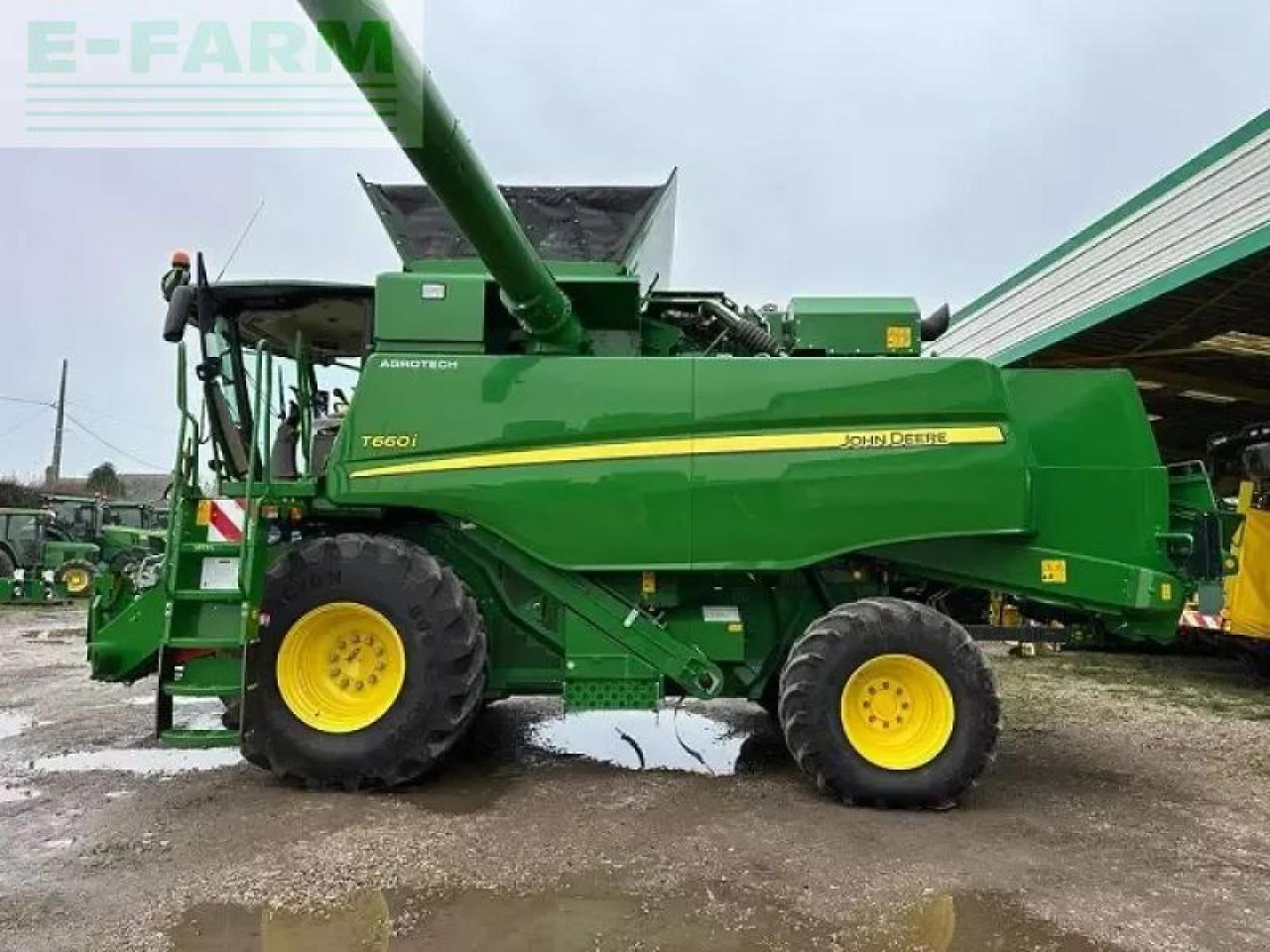 John Deere t 660 - Moissonneuse-batteuse: photos 1 John Deere t 660 - Moissonneuse-batteuse: photos 1