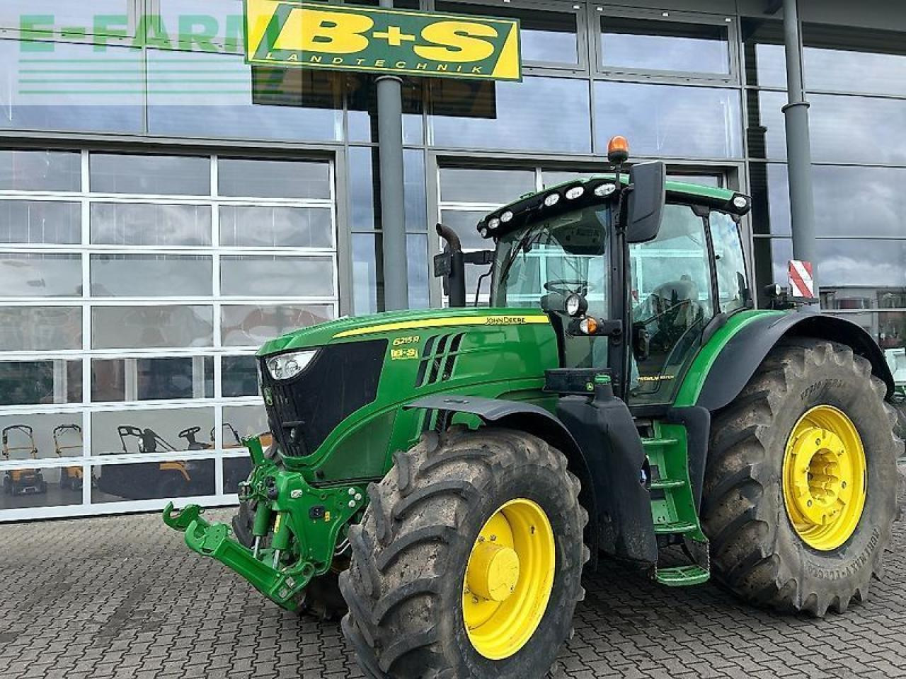 John Deere traktor 6215r - Tracteur agricole: photos 5 John Deere traktor 6215r - Tracteur agricole: photos 5