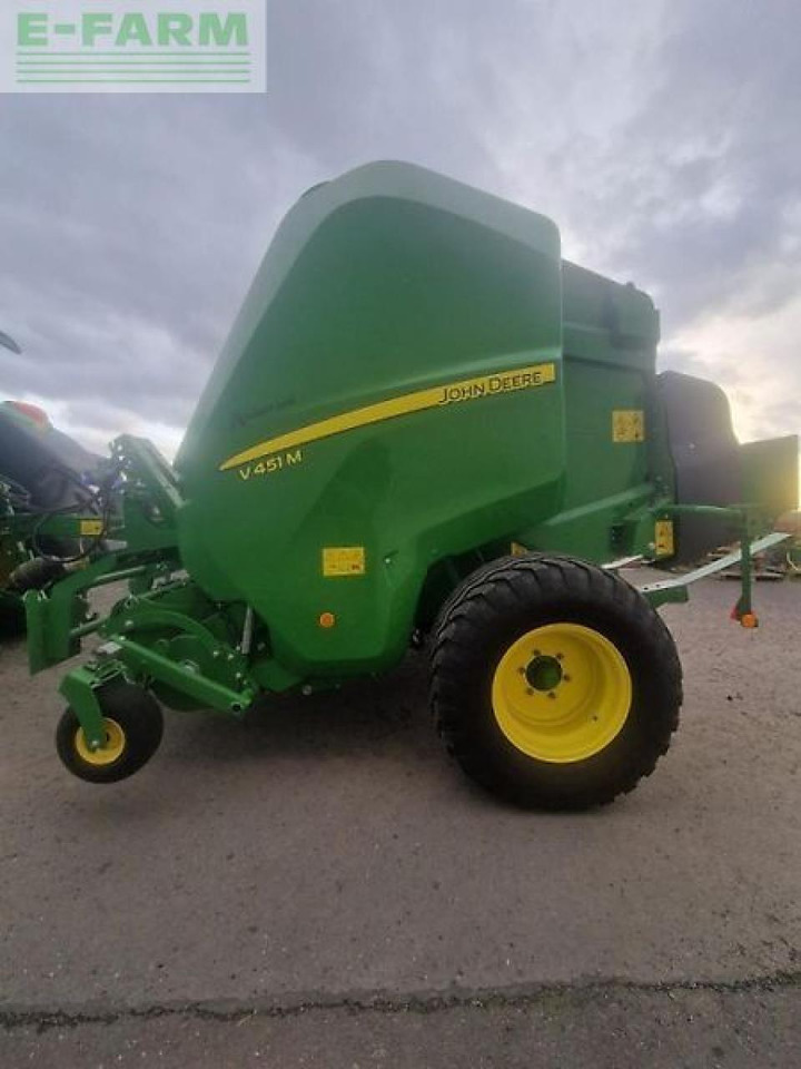 John Deere v451m - Presse à balles cubiques: photos 2 John Deere v451m - Presse à balles cubiques: photos 2