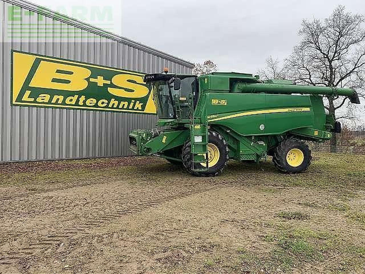 John Deere w660 - Moissonneuse-batteuse: photos 1 John Deere w660 - Moissonneuse-batteuse: photos 1