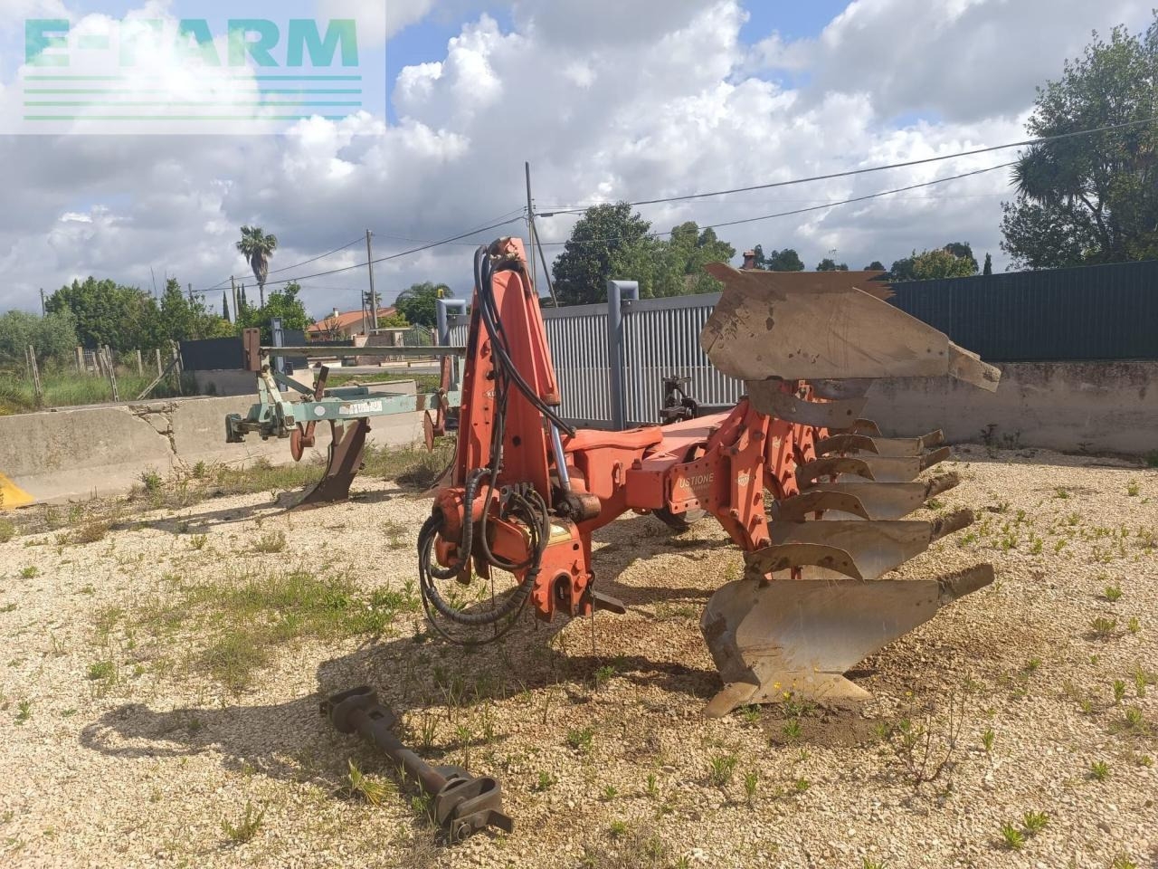 Kuhn Varimaster 153 4et+1 - Charrue: photos 1 Kuhn Varimaster 153 4et+1 - Charrue: photos 1