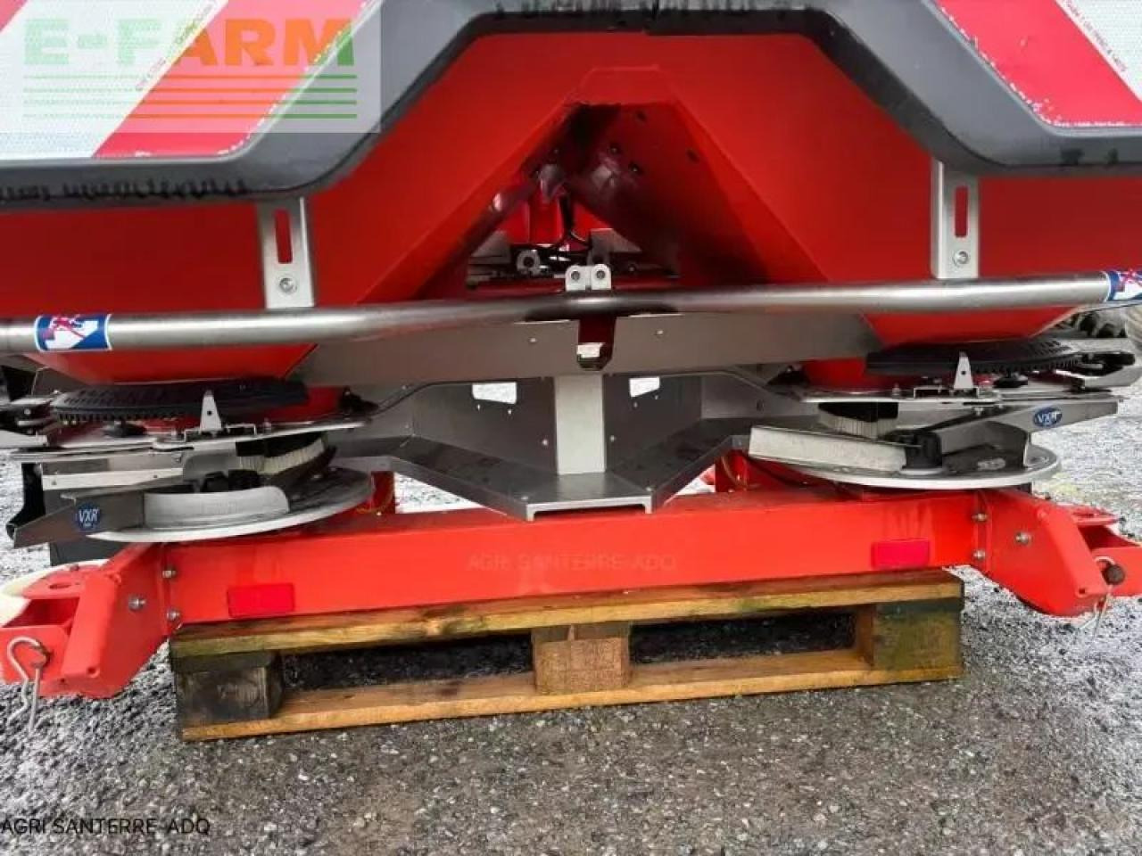 Distributeur d'engrais Kuhn axis 40.2: photos 10 Distributeur d'engrais Kuhn axis 40.2: photos 10