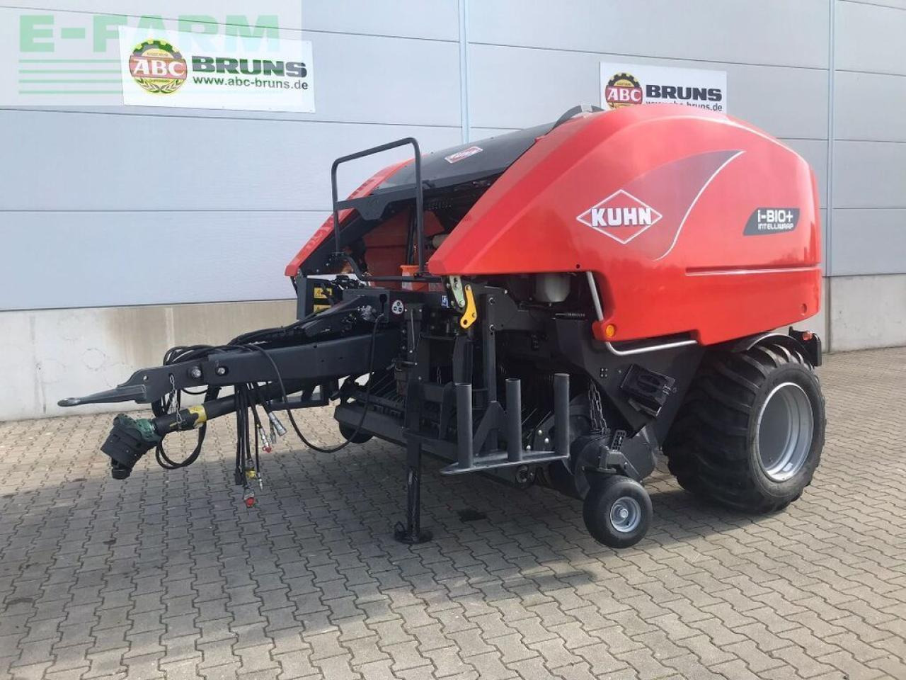 Kuhn i-bio+ oc 23 - Presse à balles cubiques: photos 1 Kuhn i-bio+ oc 23 - Presse à balles cubiques: photos 1