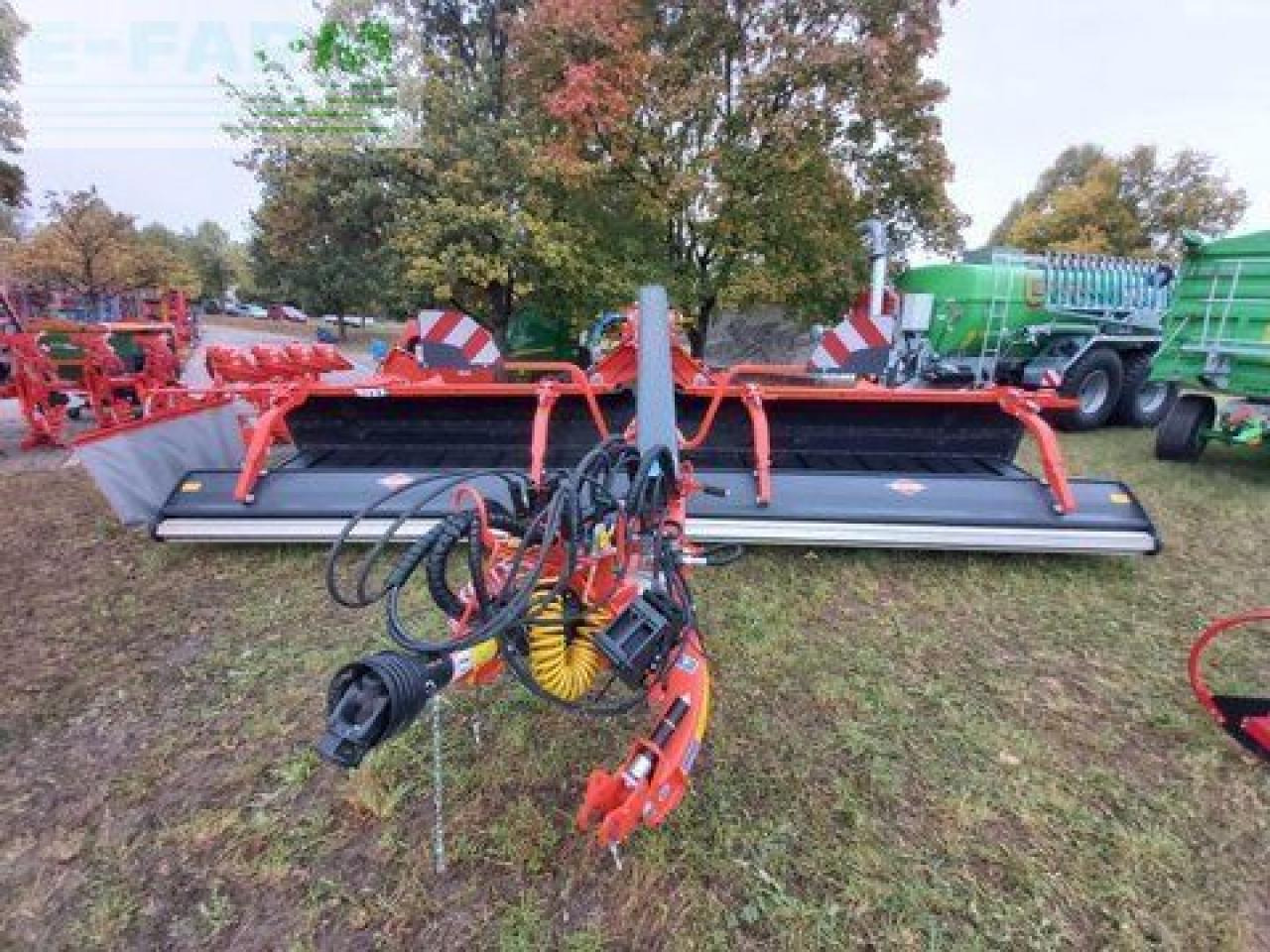 Kuhn merge maxx 950 - Faneuse: photos 1 Kuhn merge maxx 950 - Faneuse: photos 1