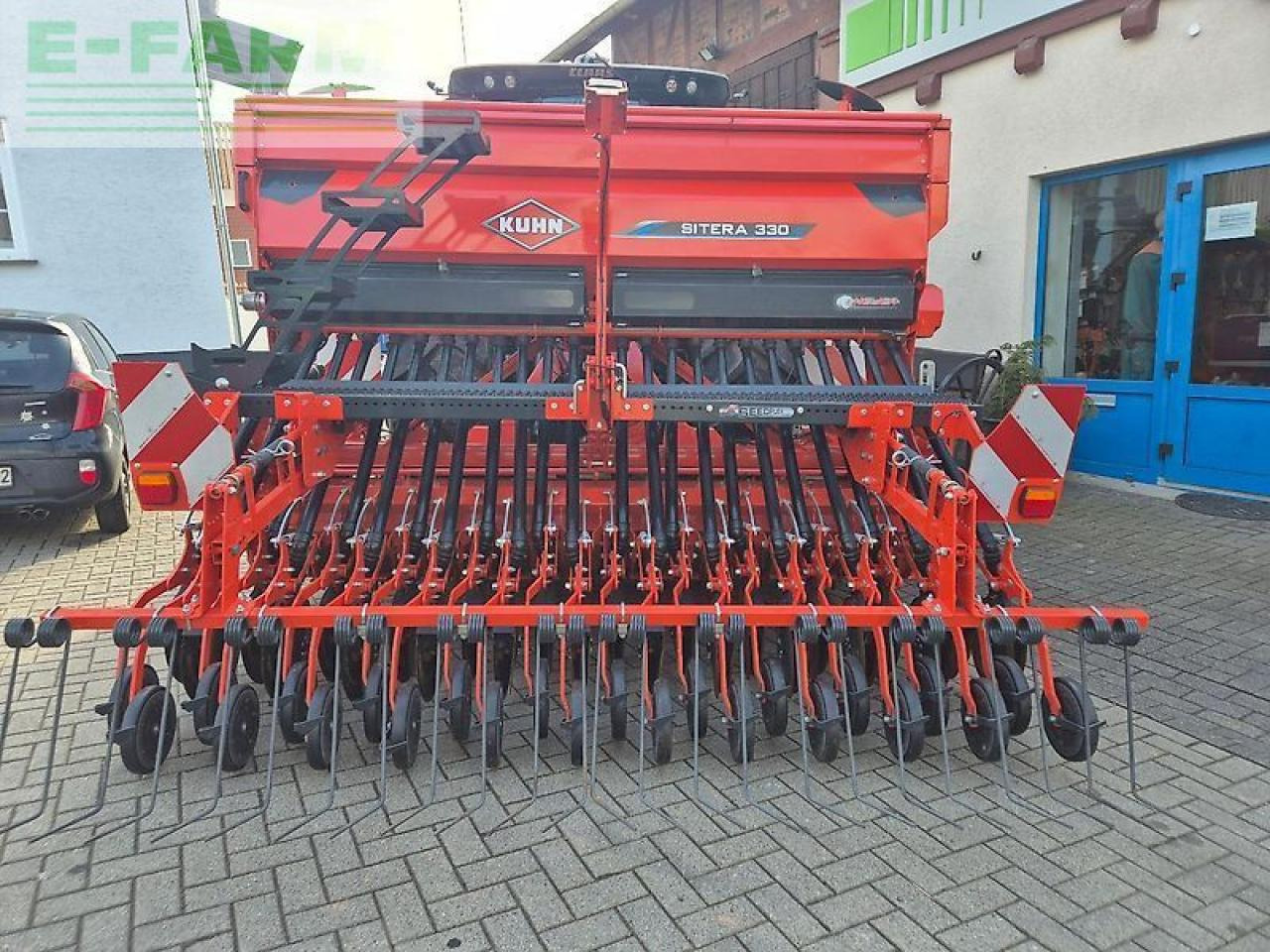 Kuhn sitera 330e 24 reihen + hrb 303d , elektrische dosierung, spuranreißer, durakuhn - Semoir: photos 2 Kuhn sitera 330e 24 reihen + hrb 303d , elektrische dosierung, spuranreißer, durakuhn - Semoir: photos 2