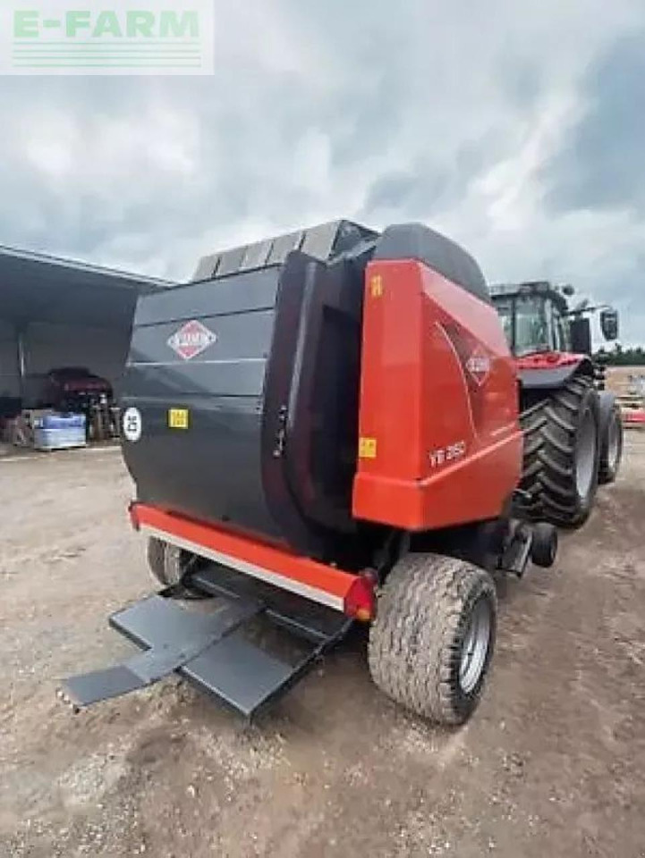Kuhn vb2160 - Presse à balles cubiques: photos 3 Kuhn vb2160 - Presse à balles cubiques: photos 3