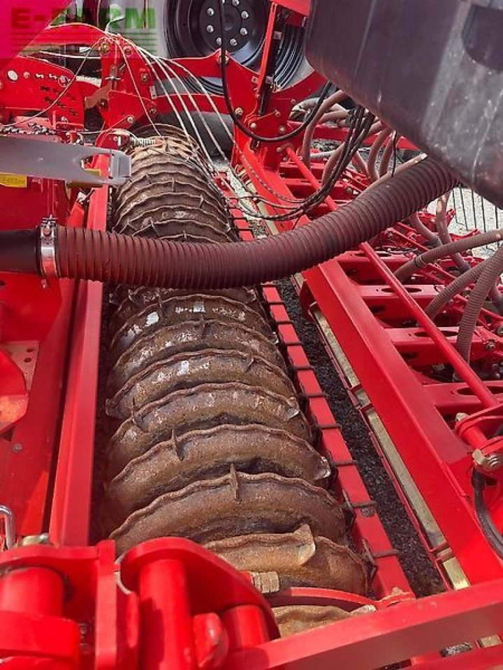 Kverneland e-drill maxi - Semoir: photos 5 Kverneland e-drill maxi - Semoir: photos 5